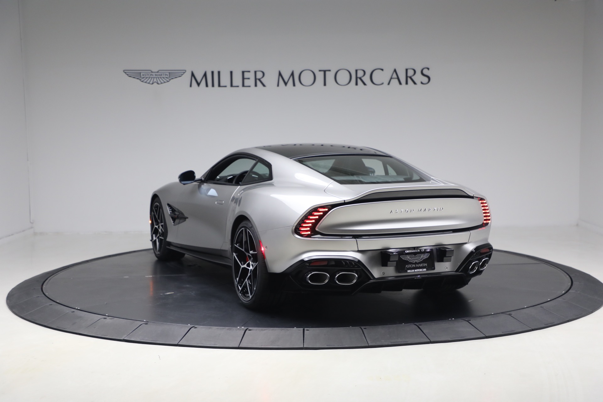 New-2026-Aston-Martin-Vanquish