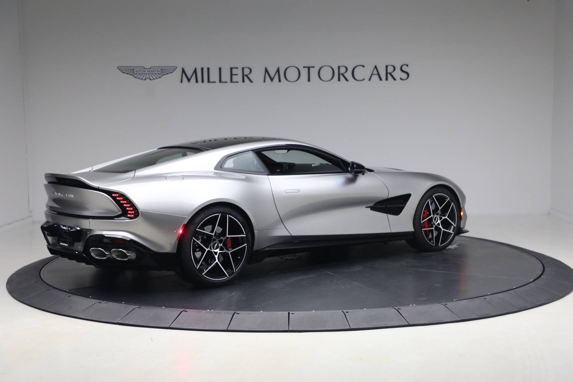 New-2026-Aston-Martin-Vanquish