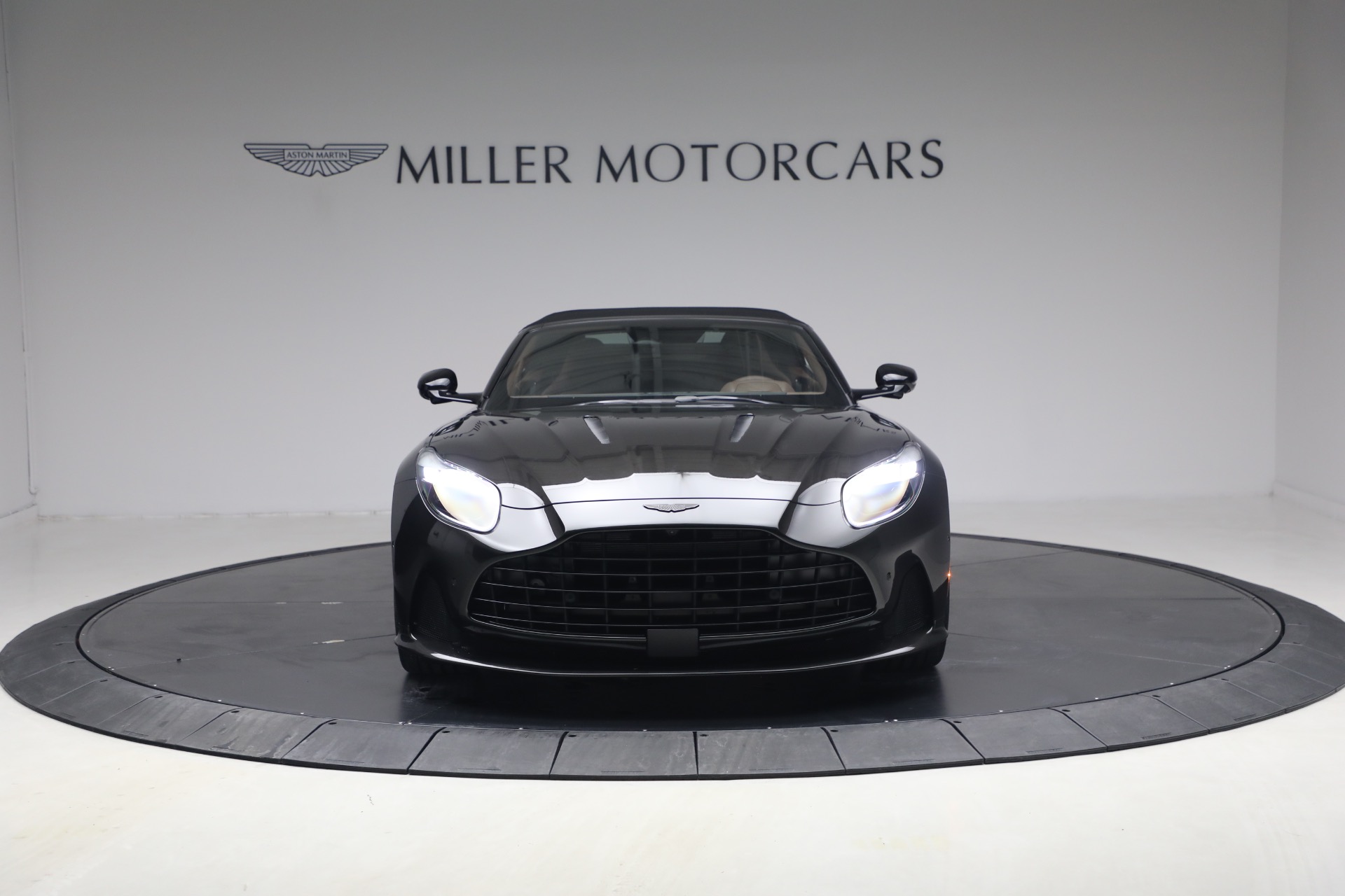 New-2026-Aston-Martin-DB12-Volante