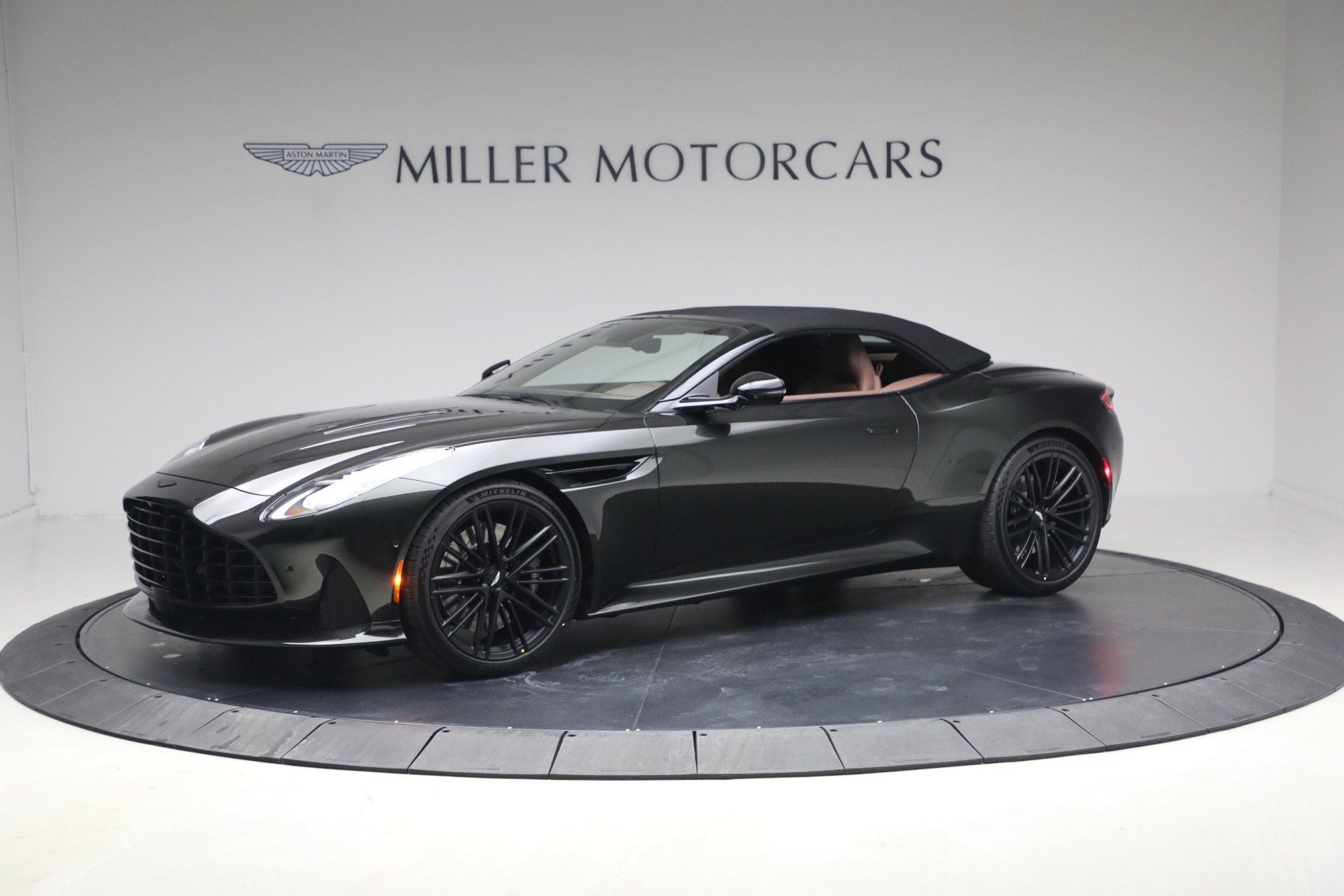 New-2026-Aston-Martin-DB12-Volante