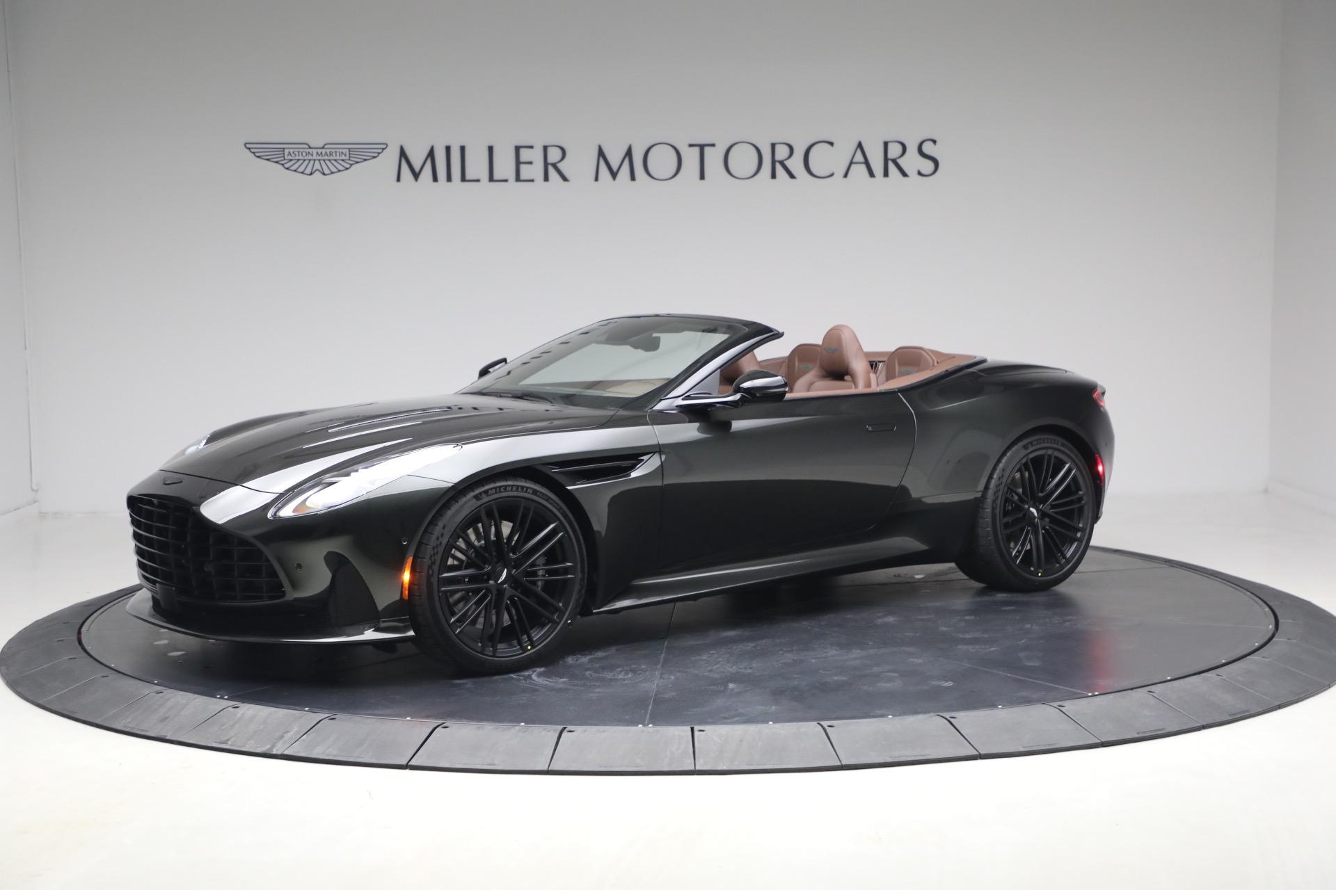 New-2026-Aston-Martin-DB12-Volante