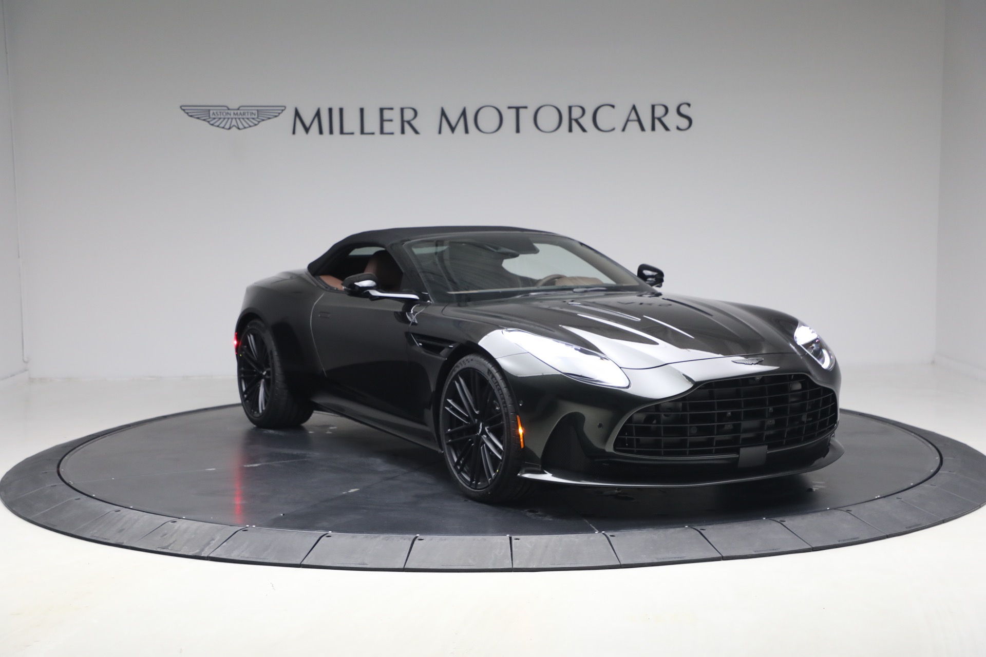 New-2026-Aston-Martin-DB12-Volante