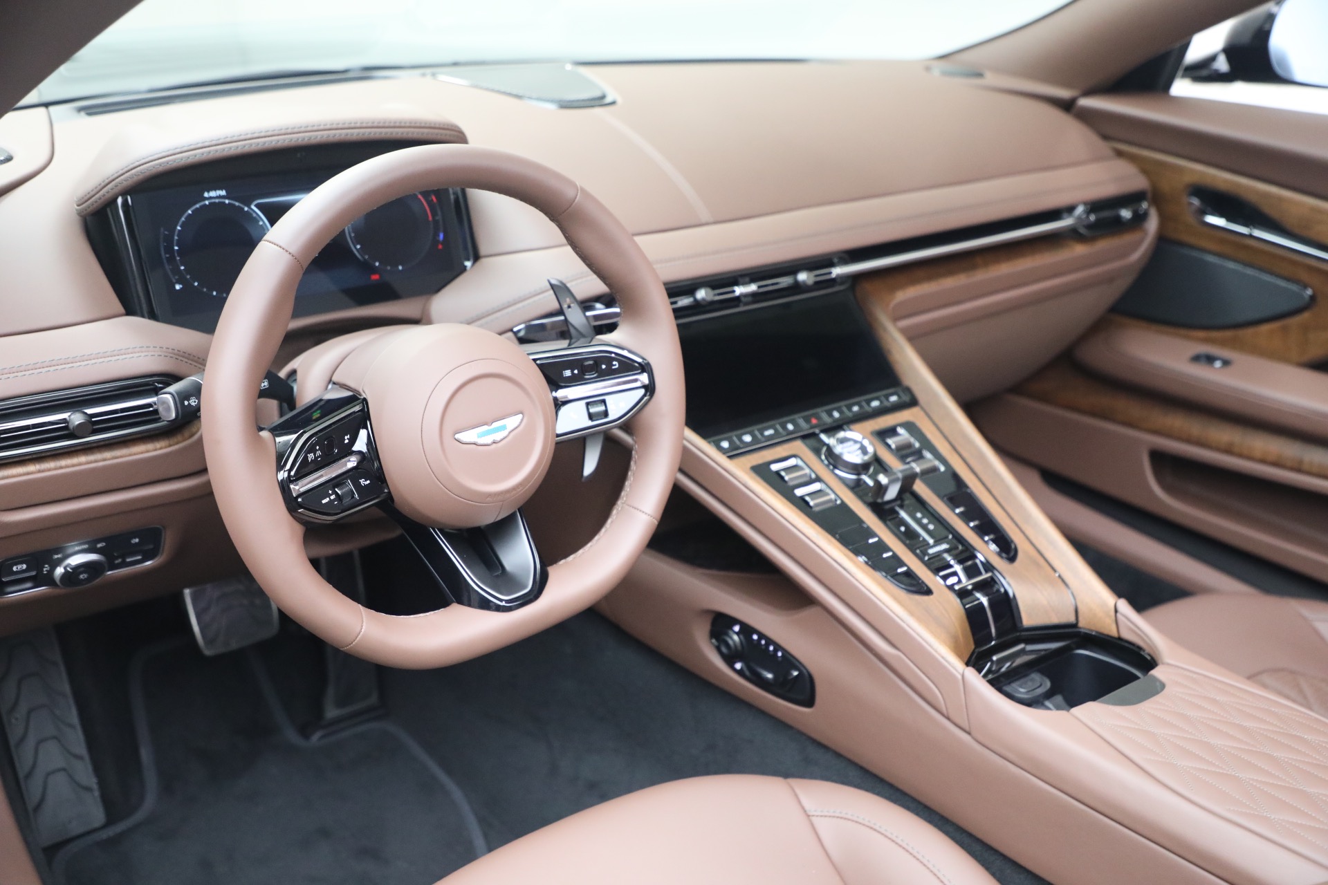 New-2026-Aston-Martin-DB12-Volante