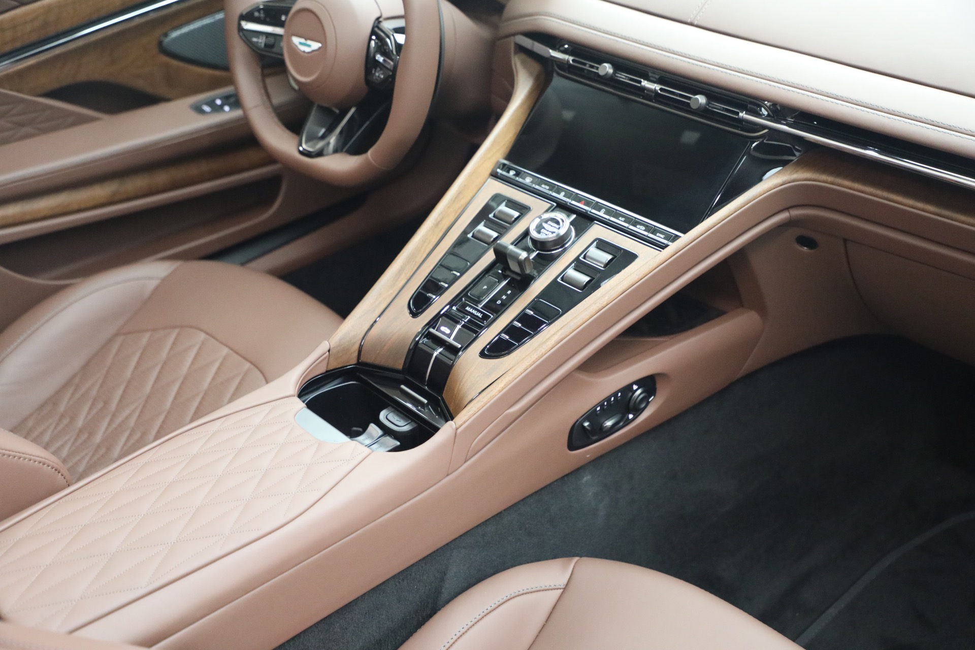 New-2026-Aston-Martin-DB12-Volante