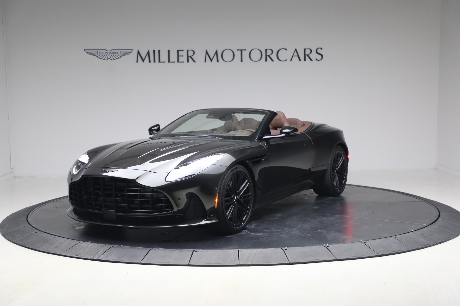 New-2026-Aston-Martin-DB12-Volante