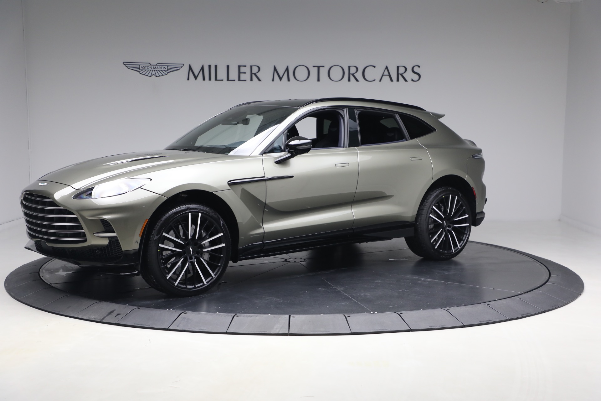 New-2026-Aston-Martin-DBX-707