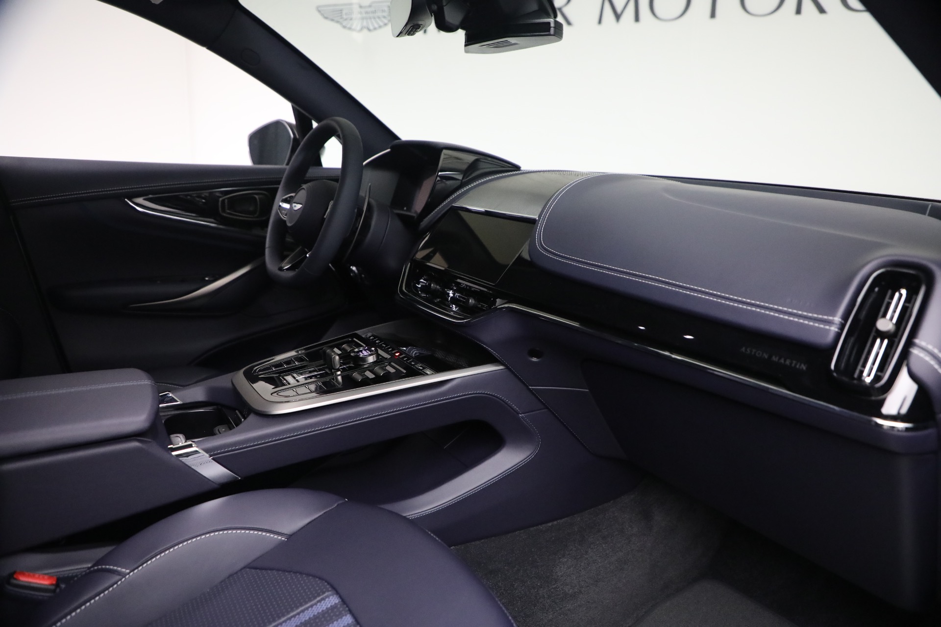 New-2026-Aston-Martin-DBX-707