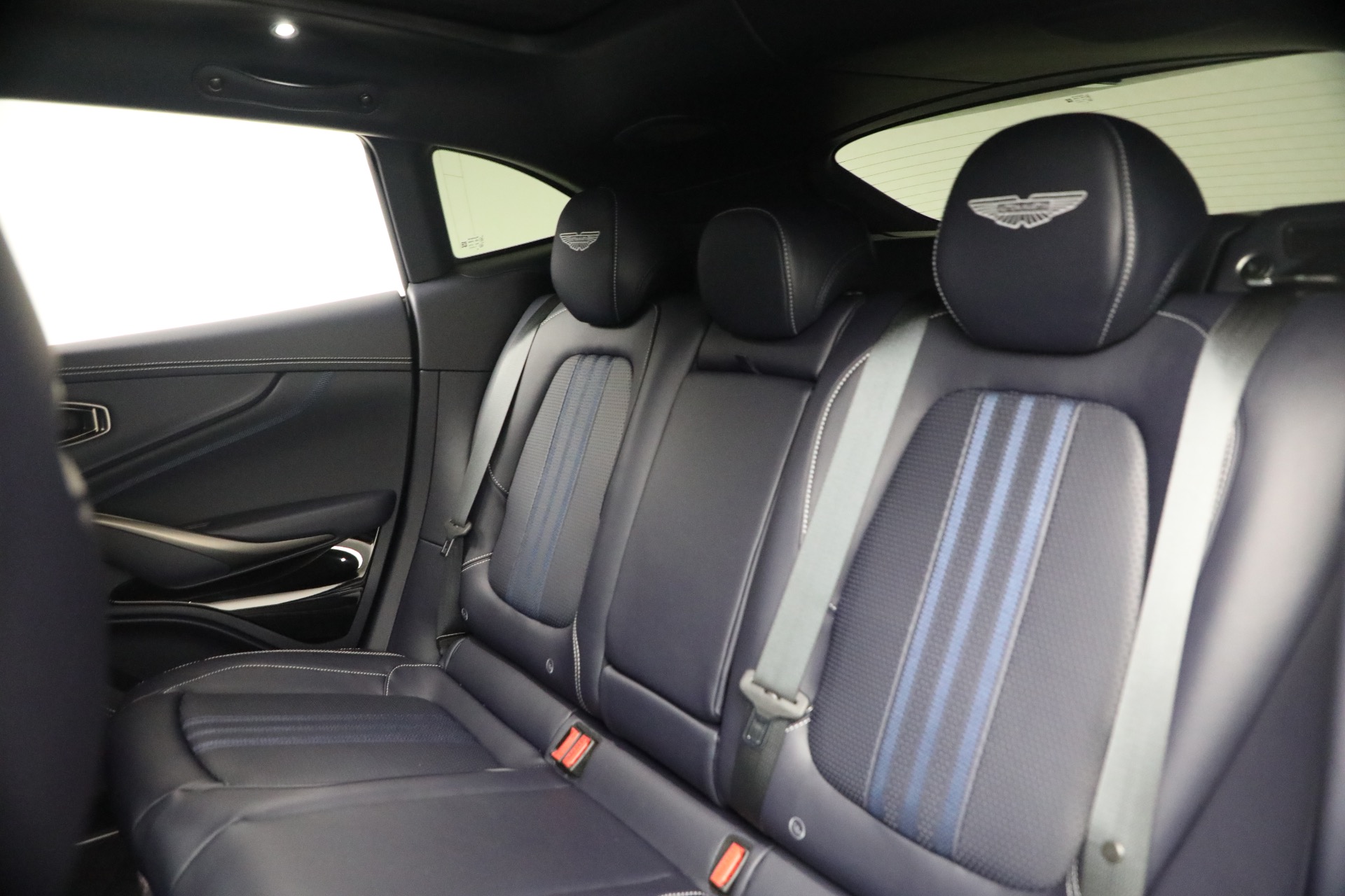 New-2026-Aston-Martin-DBX-707