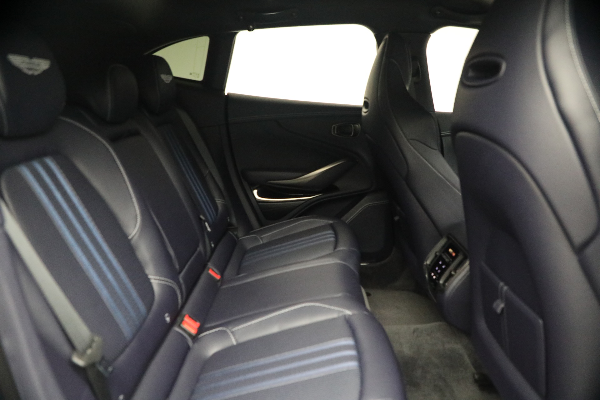 New-2026-Aston-Martin-DBX-707