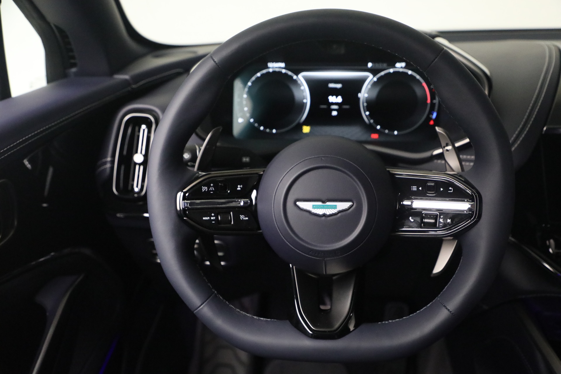 New-2026-Aston-Martin-DBX-707