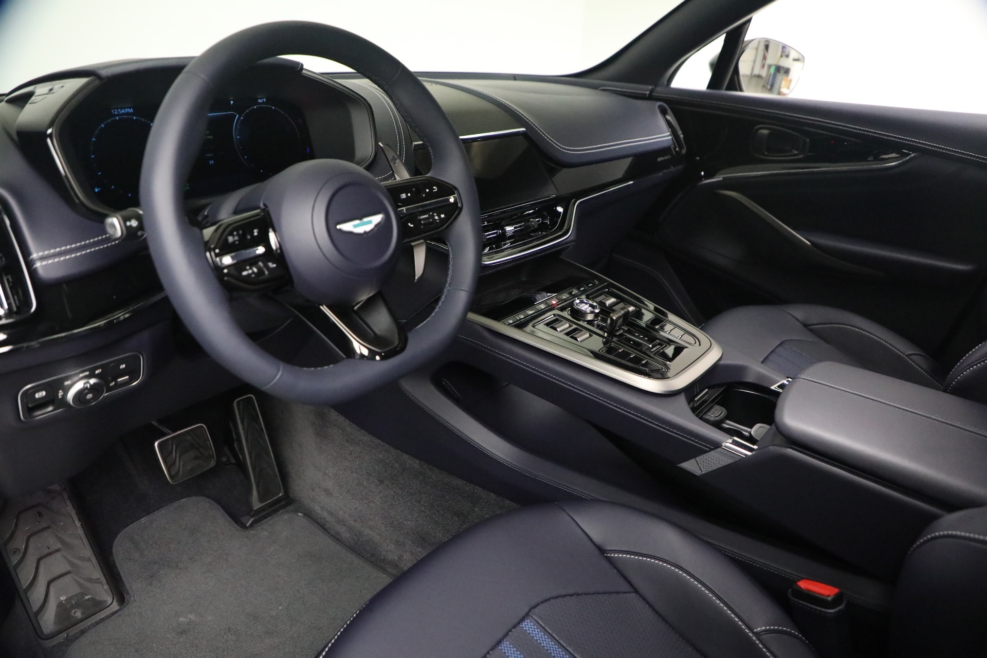 New-2026-Aston-Martin-DBX-707