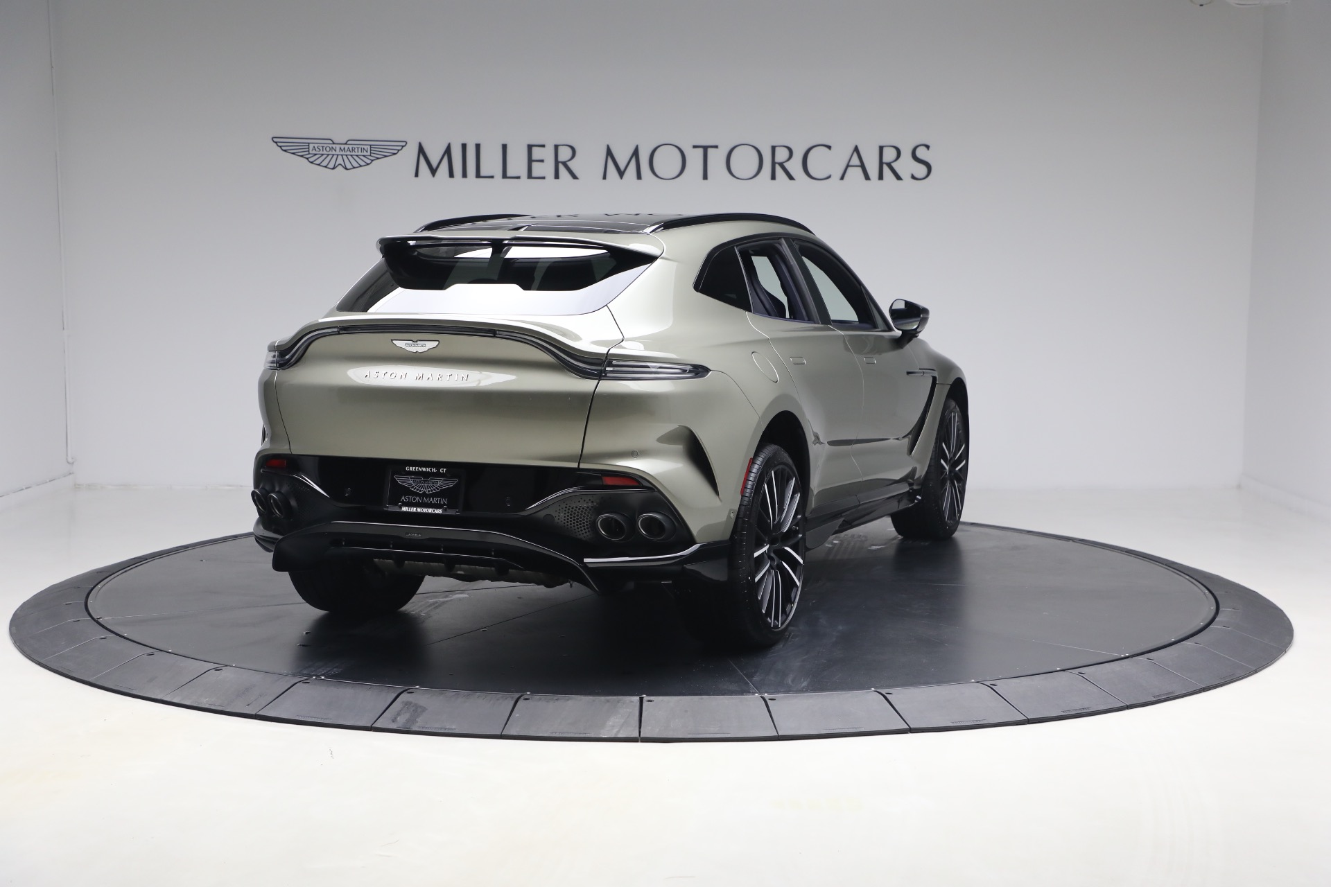 New-2026-Aston-Martin-DBX-707