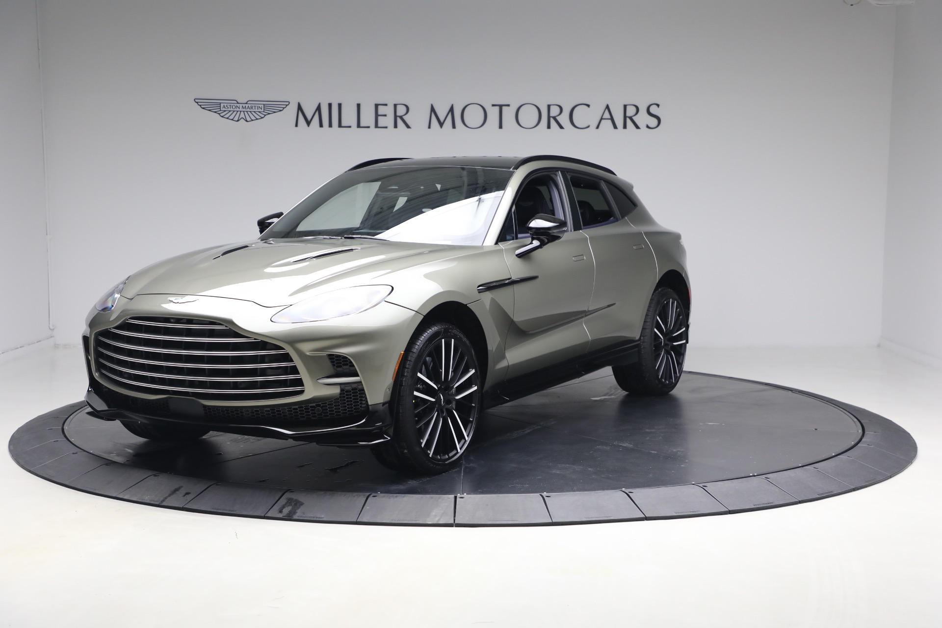 New-2026-Aston-Martin-DBX-707