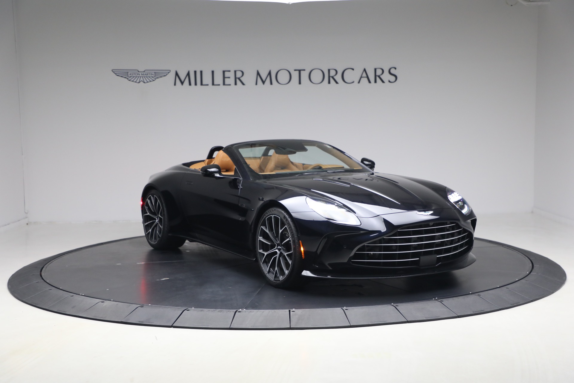 New-2026-Aston-Martin-Vantage-Roadster