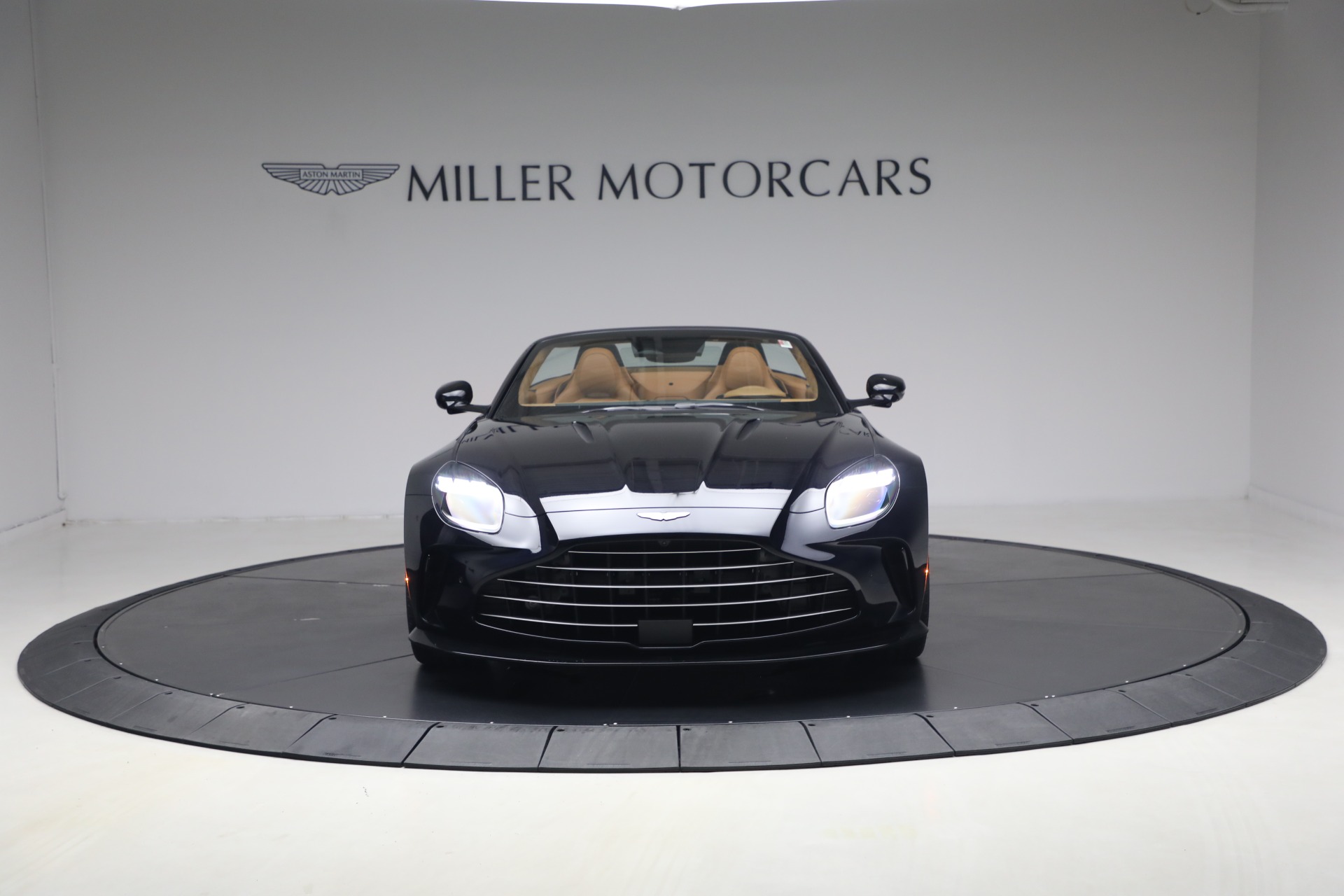 New-2026-Aston-Martin-Vantage-Roadster