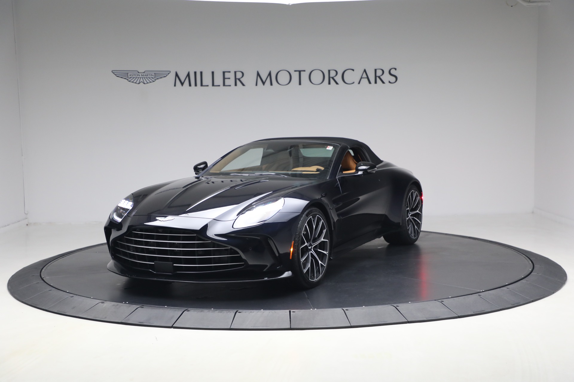 New-2026-Aston-Martin-Vantage-Roadster