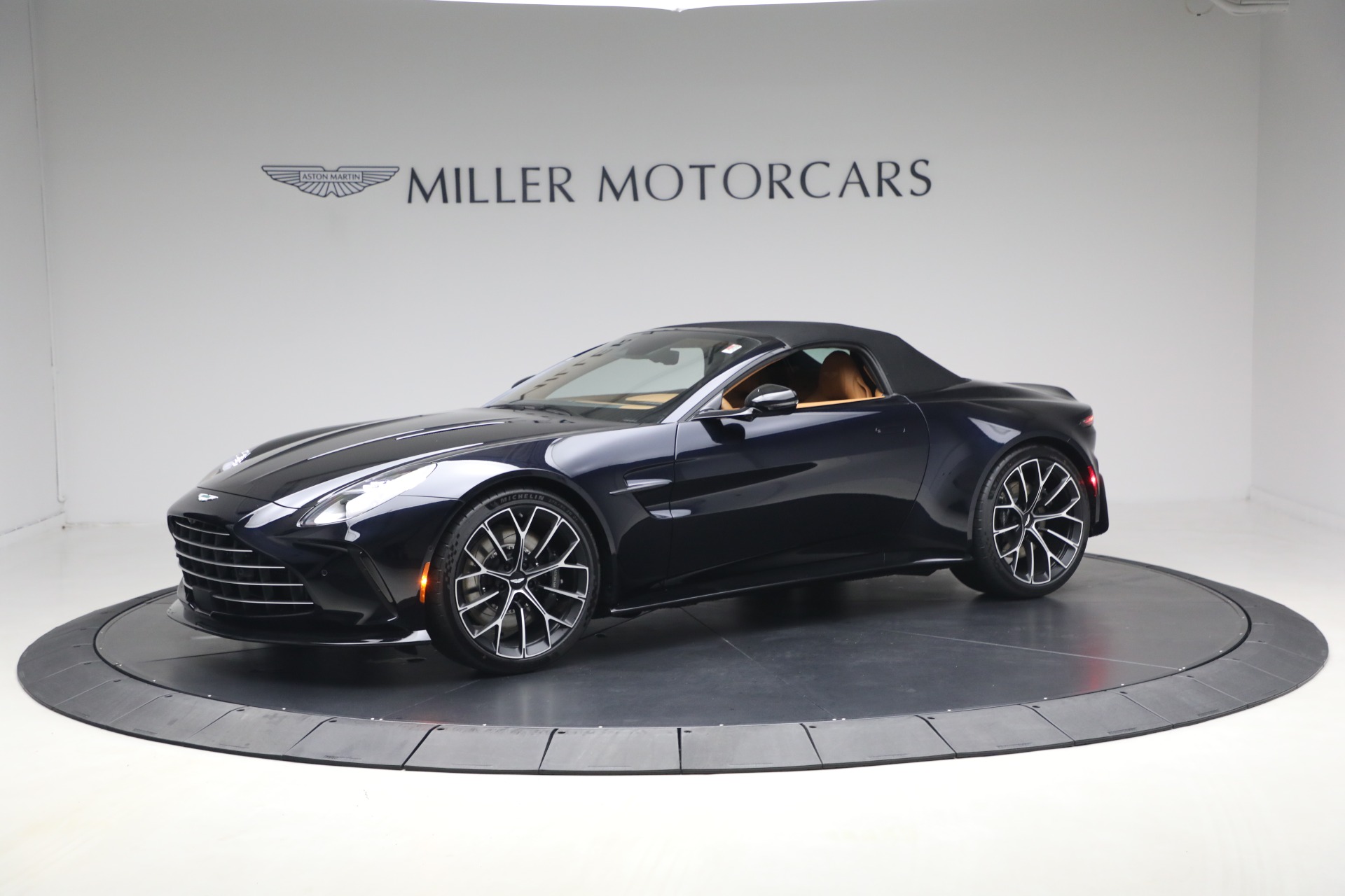 New-2026-Aston-Martin-Vantage-Roadster