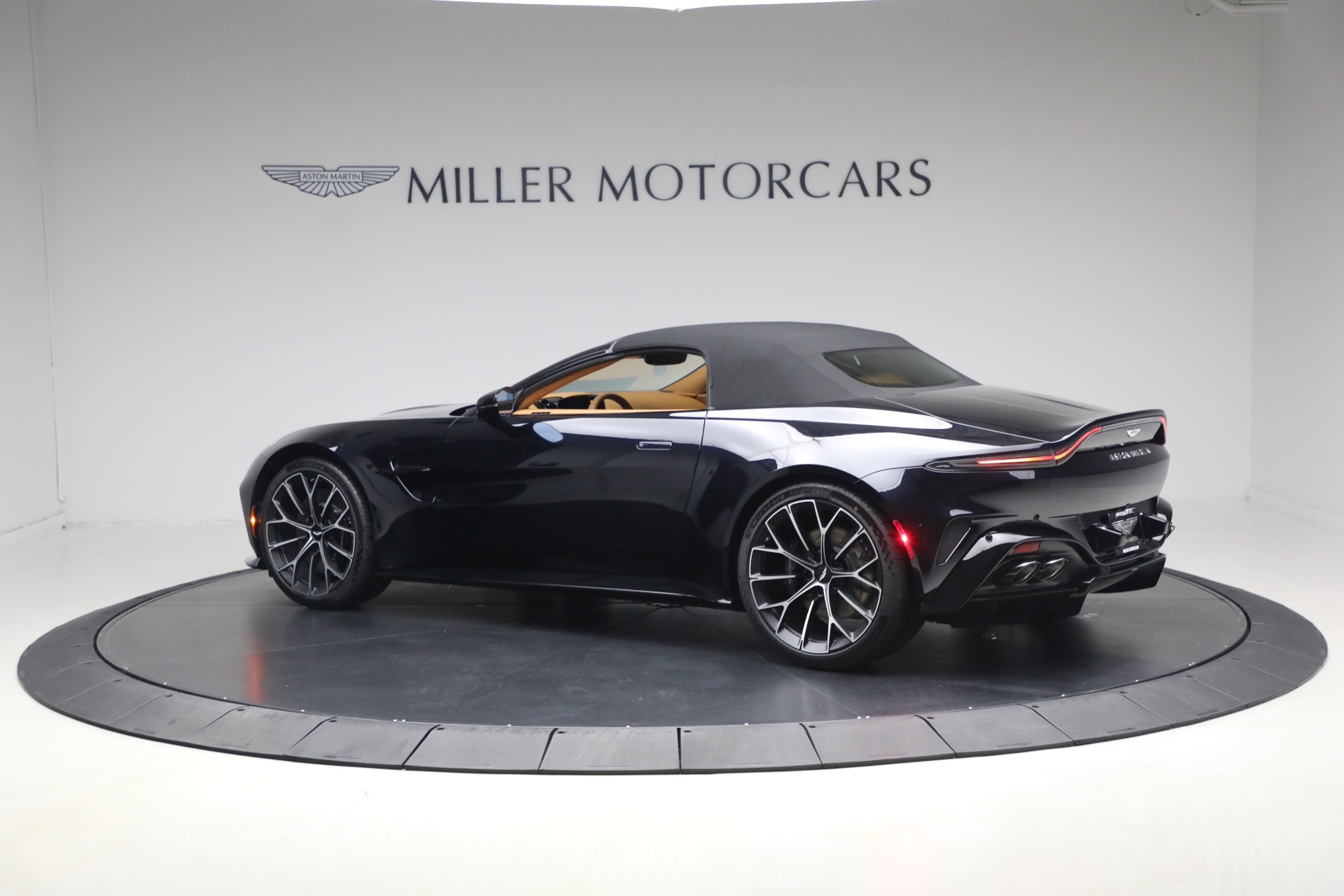 New-2026-Aston-Martin-Vantage-Roadster
