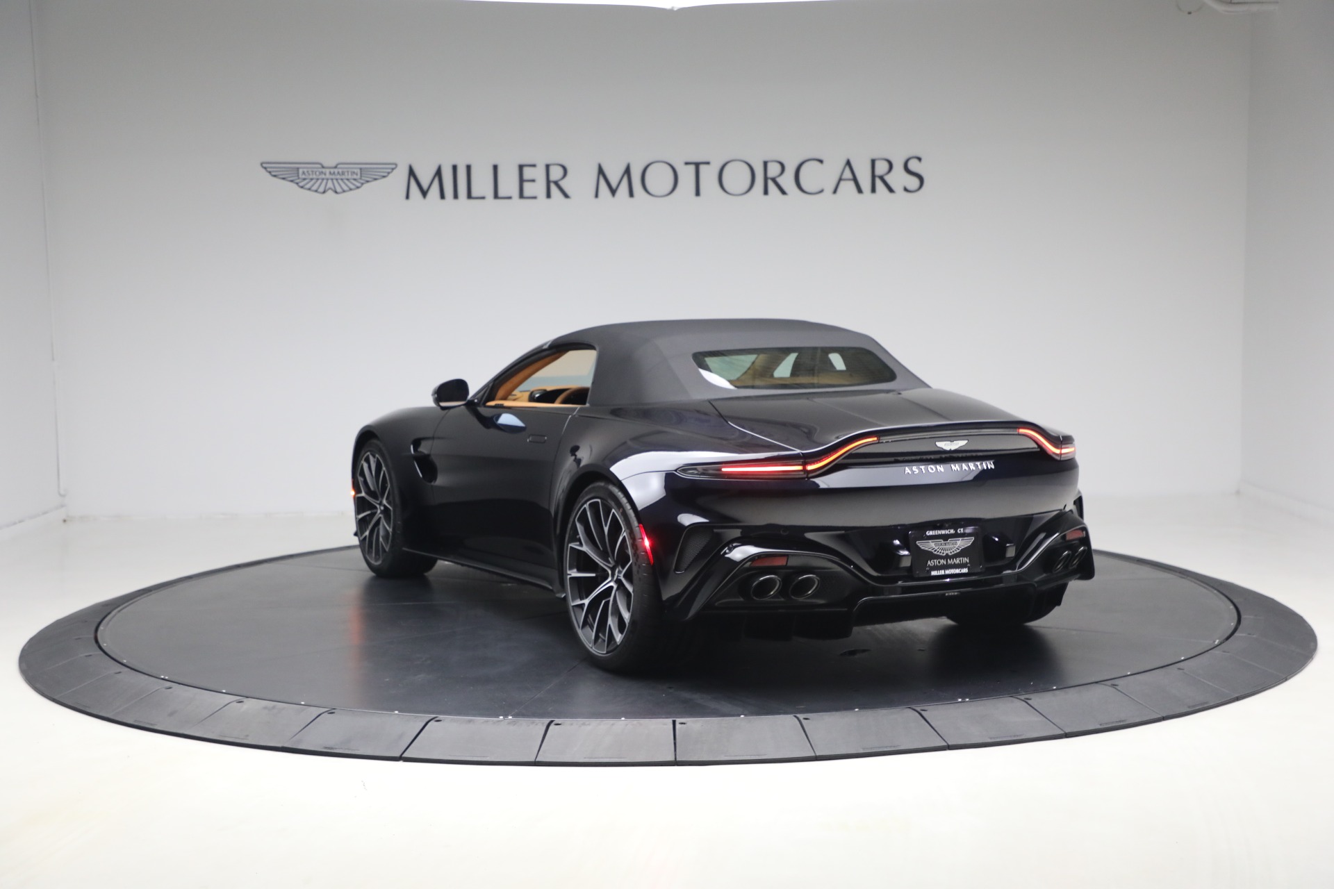 New-2026-Aston-Martin-Vantage-Roadster