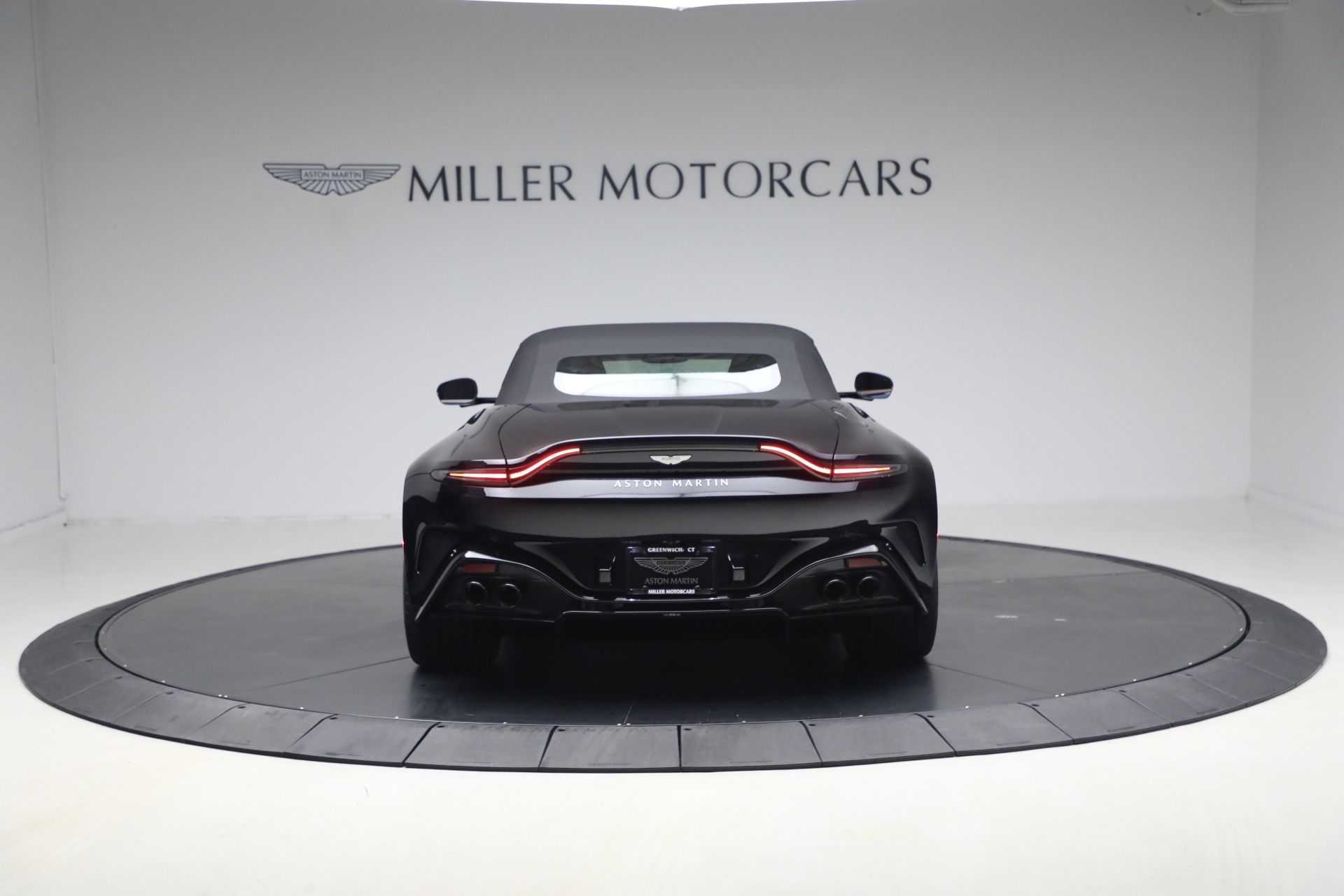 New-2026-Aston-Martin-Vantage-Roadster