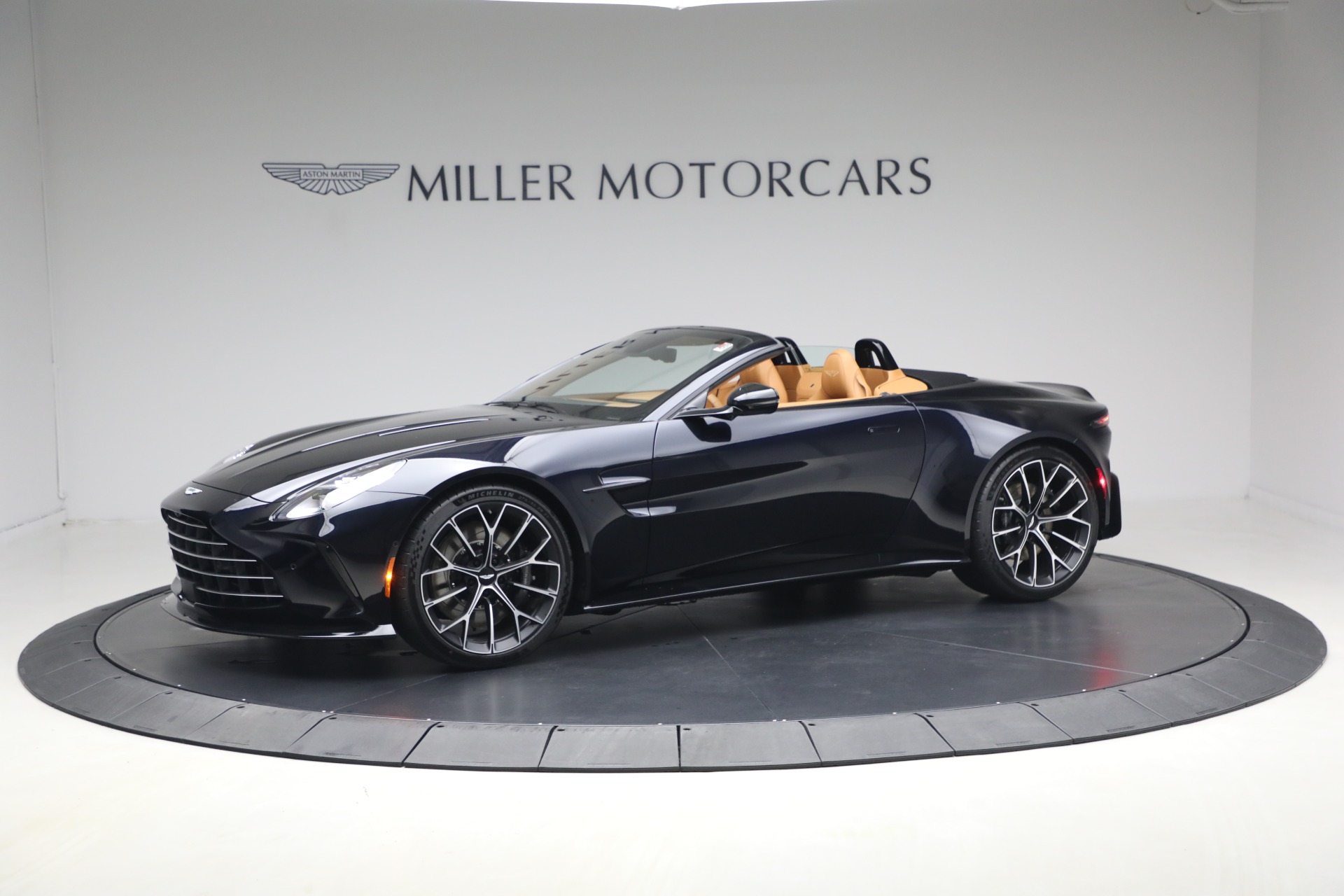 New-2026-Aston-Martin-Vantage-Roadster