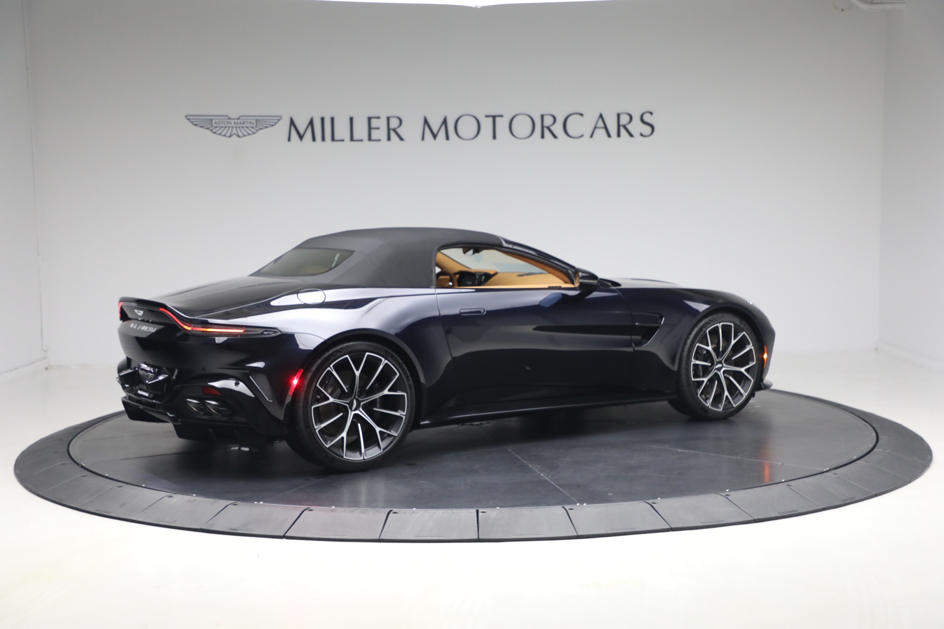 New-2026-Aston-Martin-Vantage-Roadster