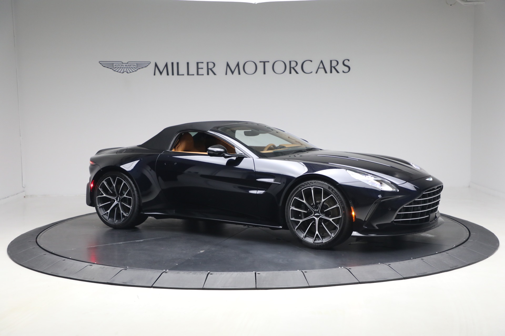 New-2026-Aston-Martin-Vantage-Roadster