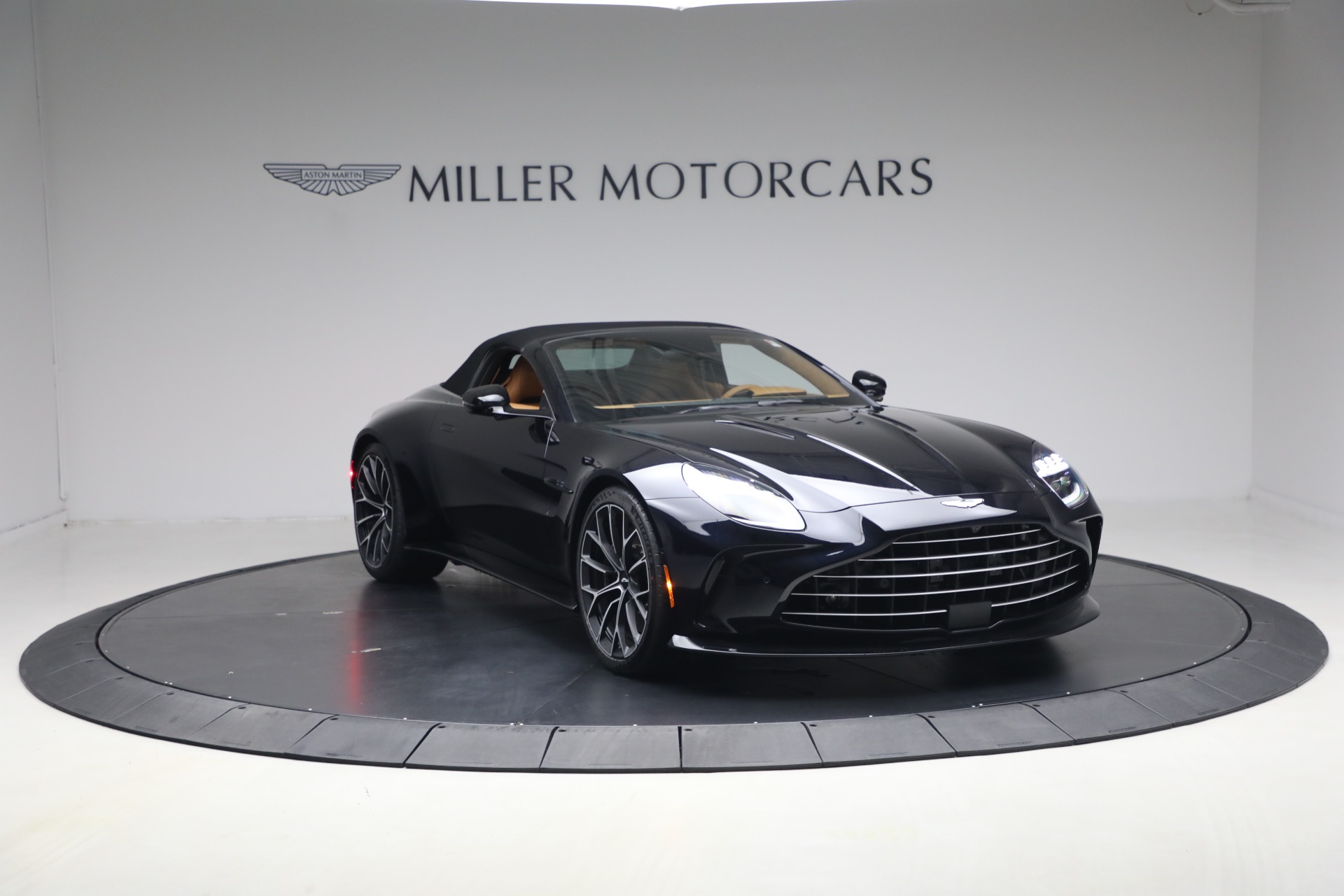 New-2026-Aston-Martin-Vantage-Roadster