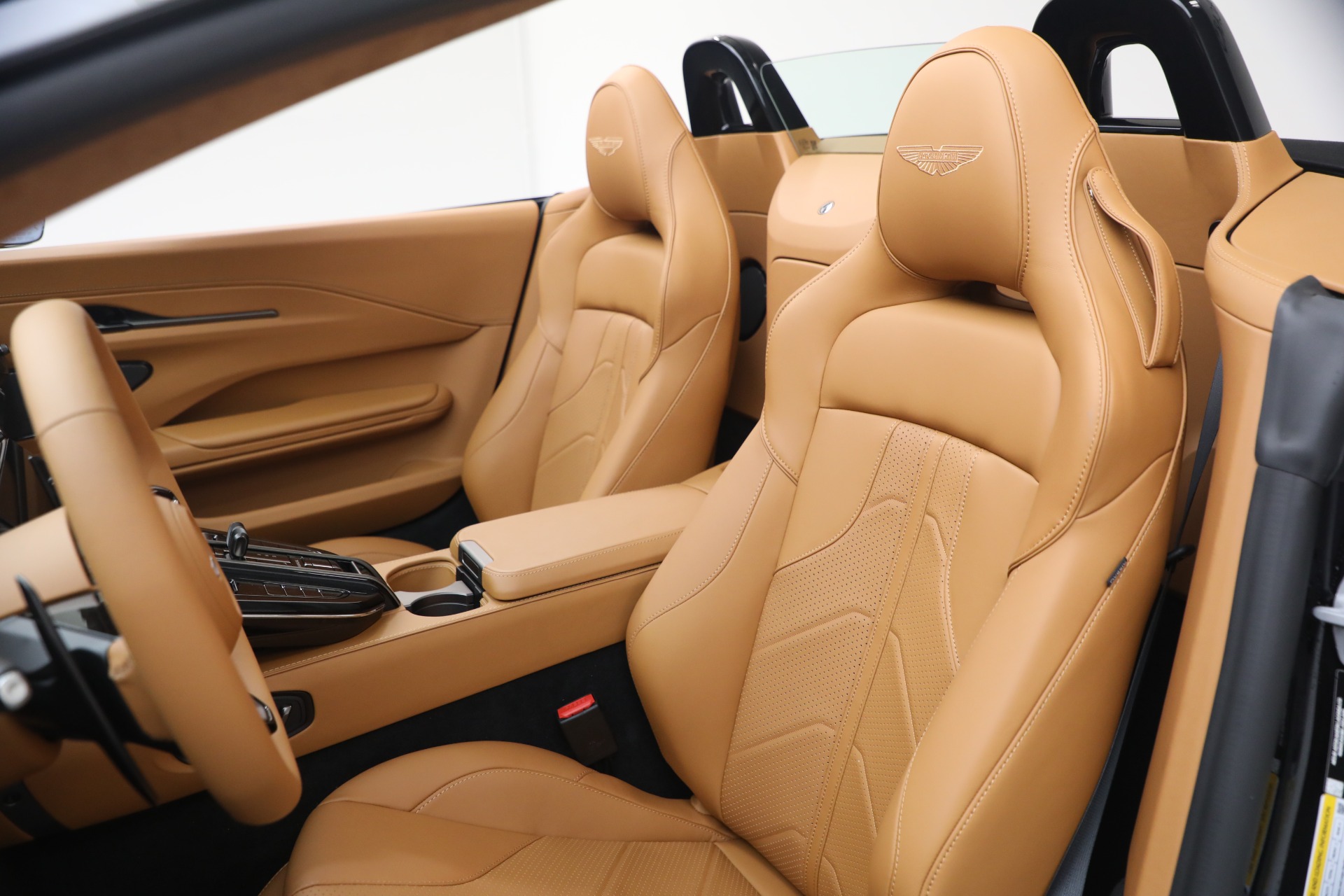 New-2026-Aston-Martin-Vantage-Roadster