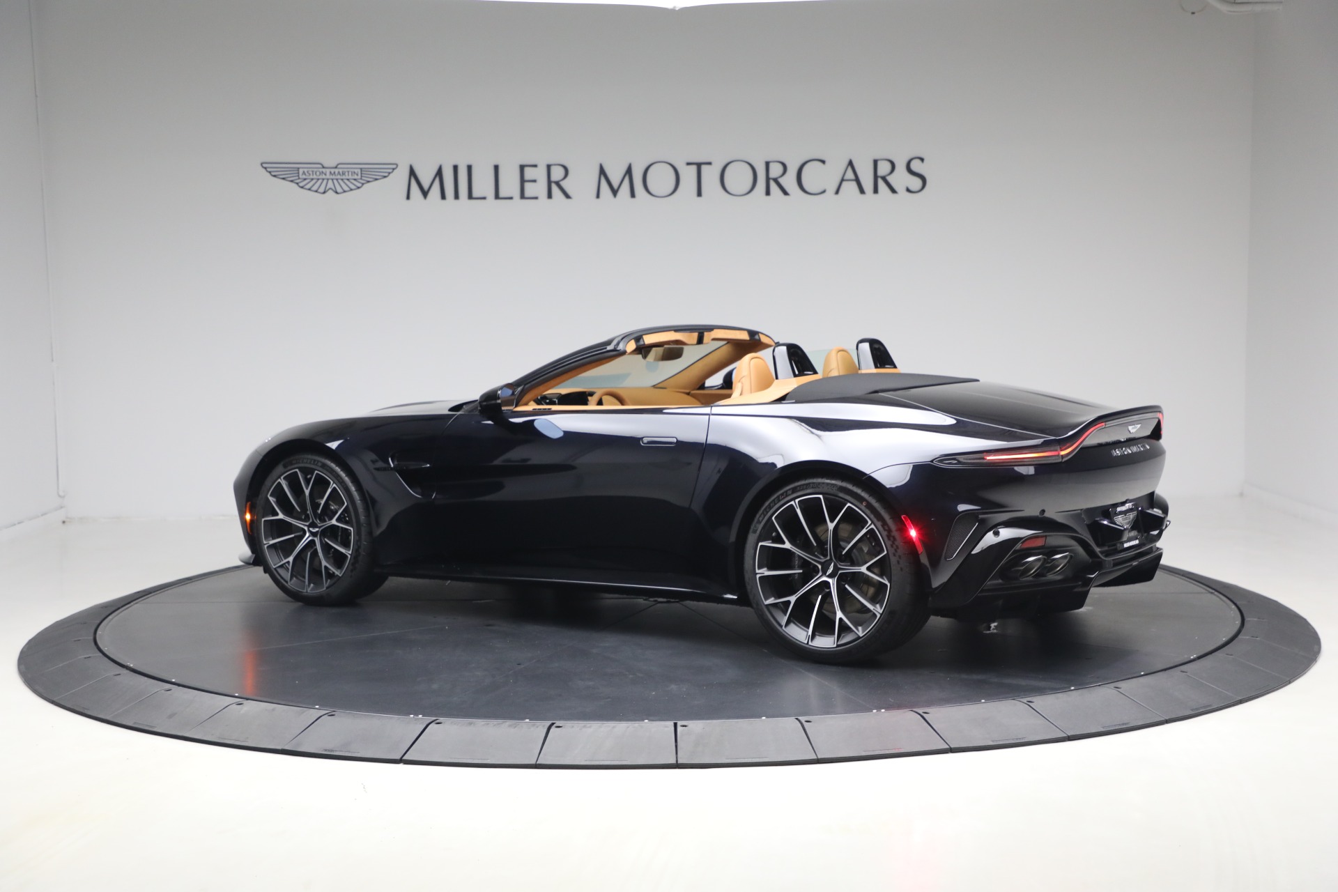 New-2026-Aston-Martin-Vantage-Roadster