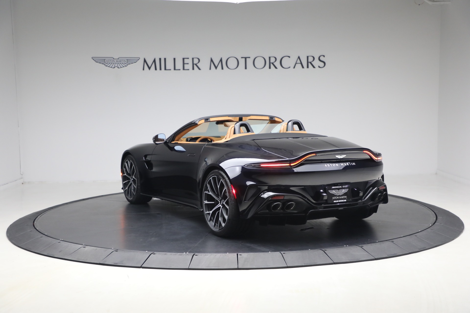 New-2026-Aston-Martin-Vantage-Roadster