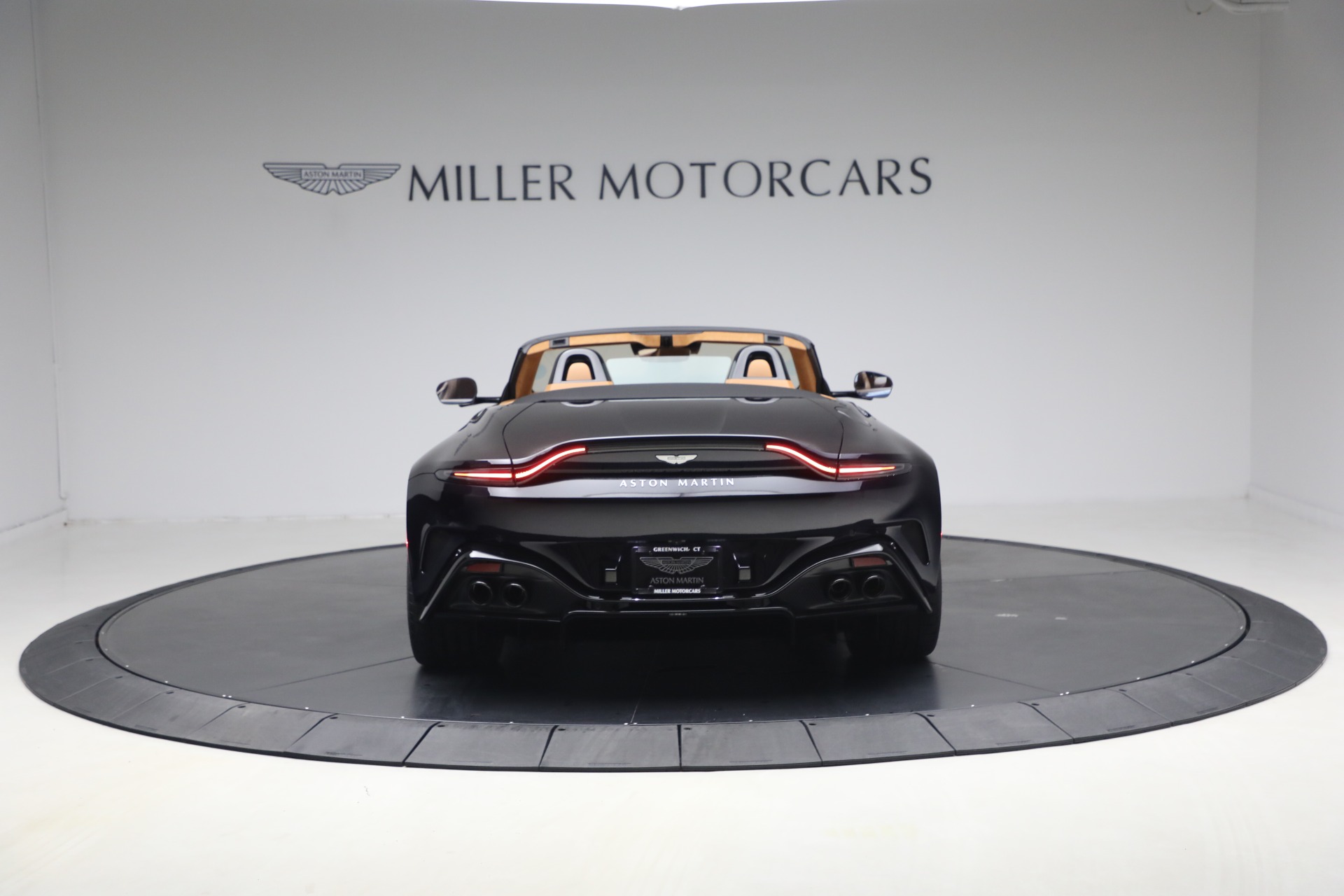 New-2026-Aston-Martin-Vantage-Roadster