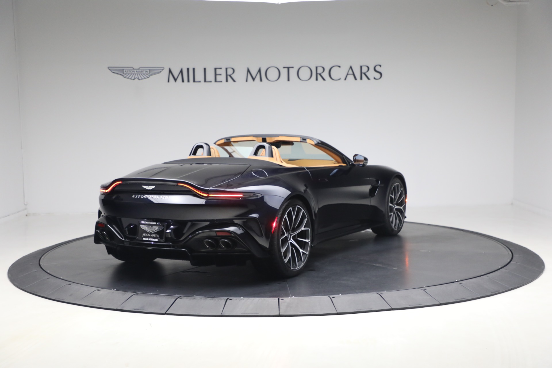 New-2026-Aston-Martin-Vantage-Roadster