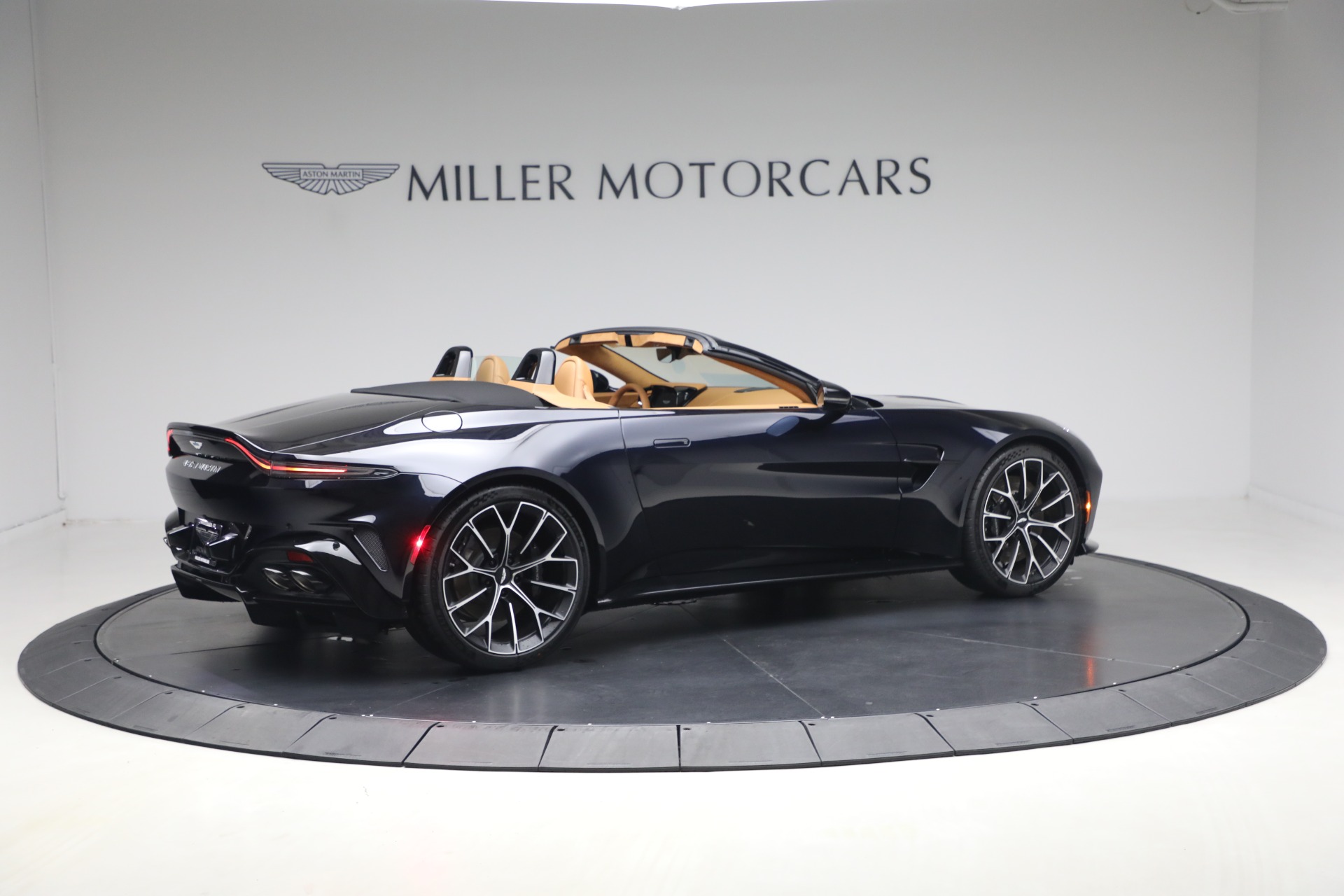 New-2026-Aston-Martin-Vantage-Roadster