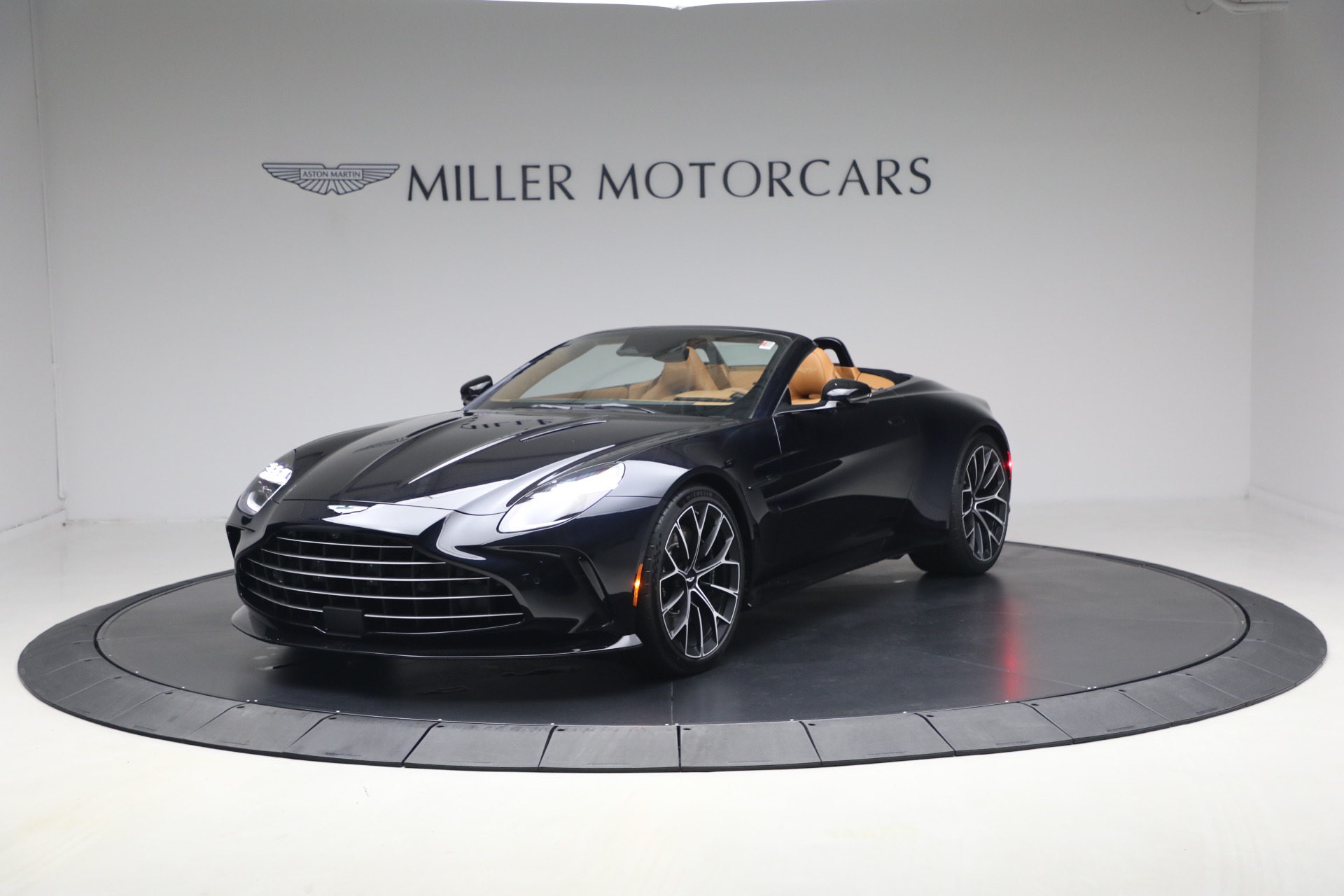 New-2026-Aston-Martin-Vantage-Roadster