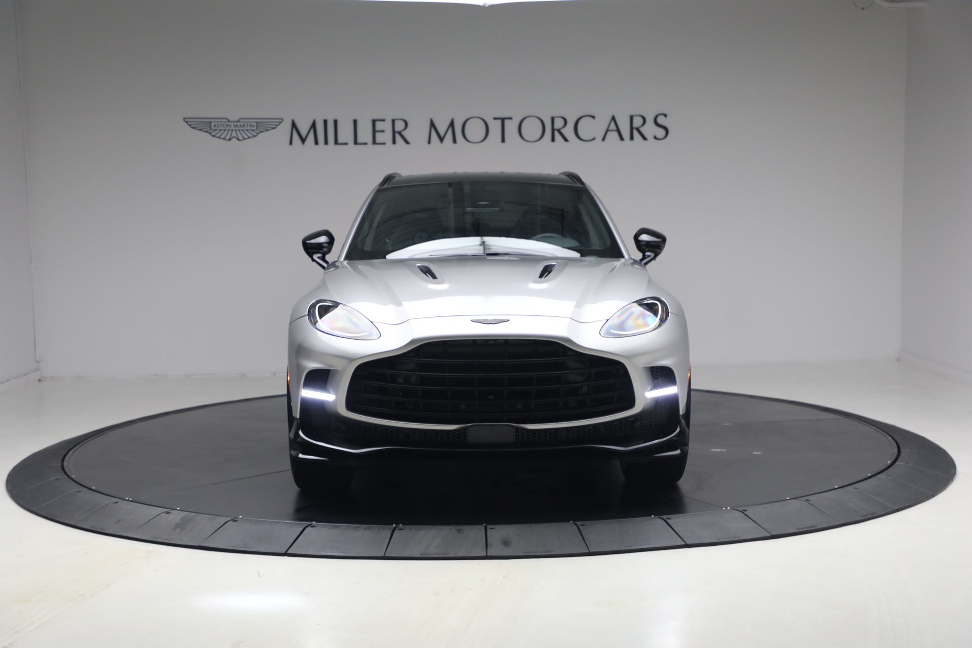 New-2026-Aston-Martin-DBX-707