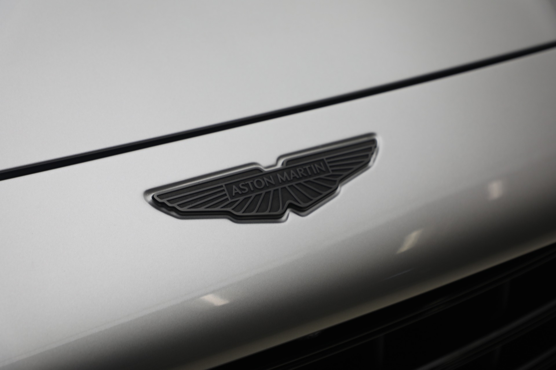 New-2026-Aston-Martin-DBX-707