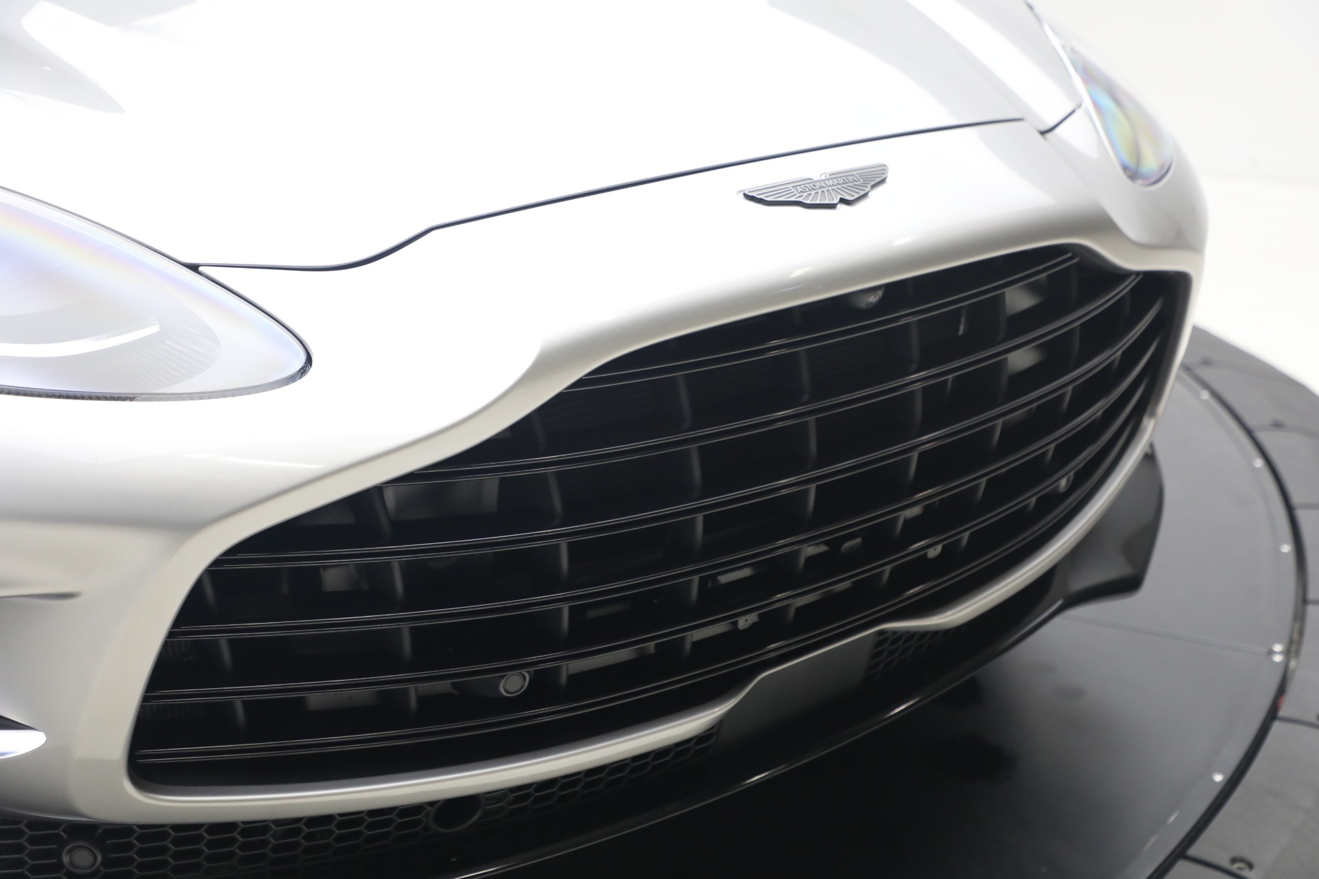 New-2026-Aston-Martin-DBX-707