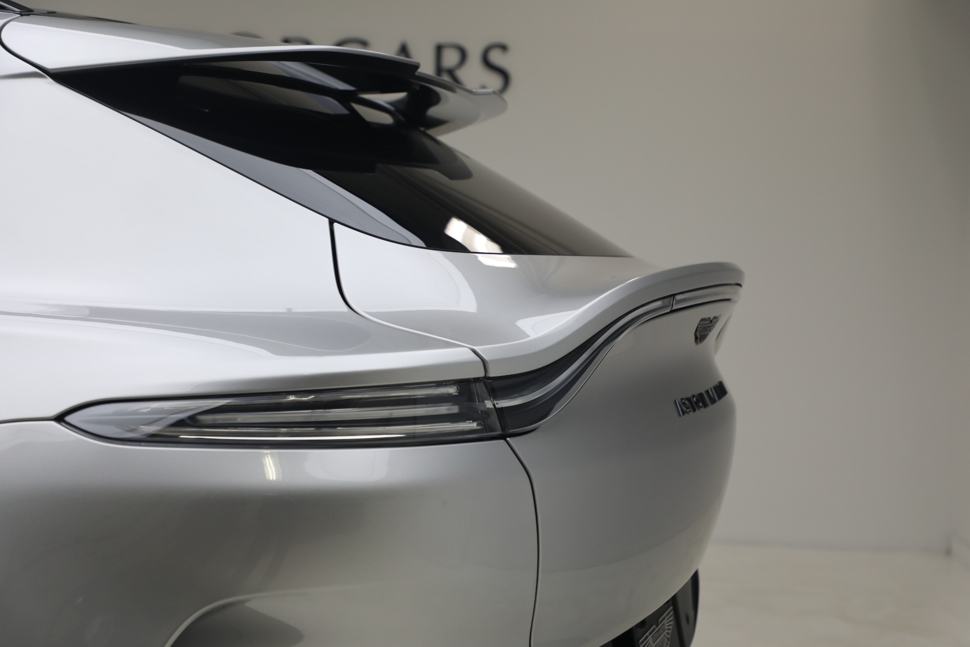 New-2026-Aston-Martin-DBX-707