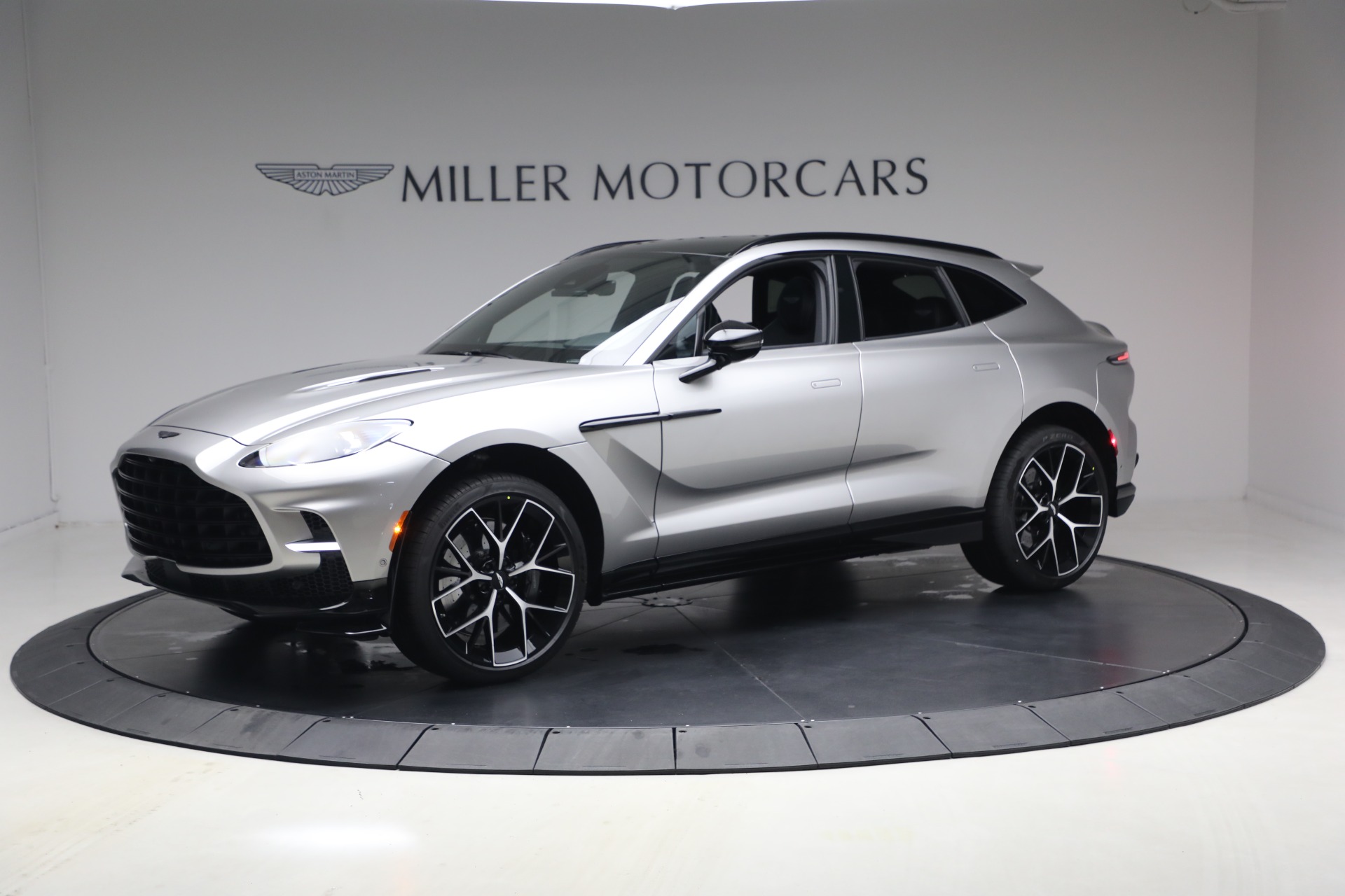 New-2026-Aston-Martin-DBX-707