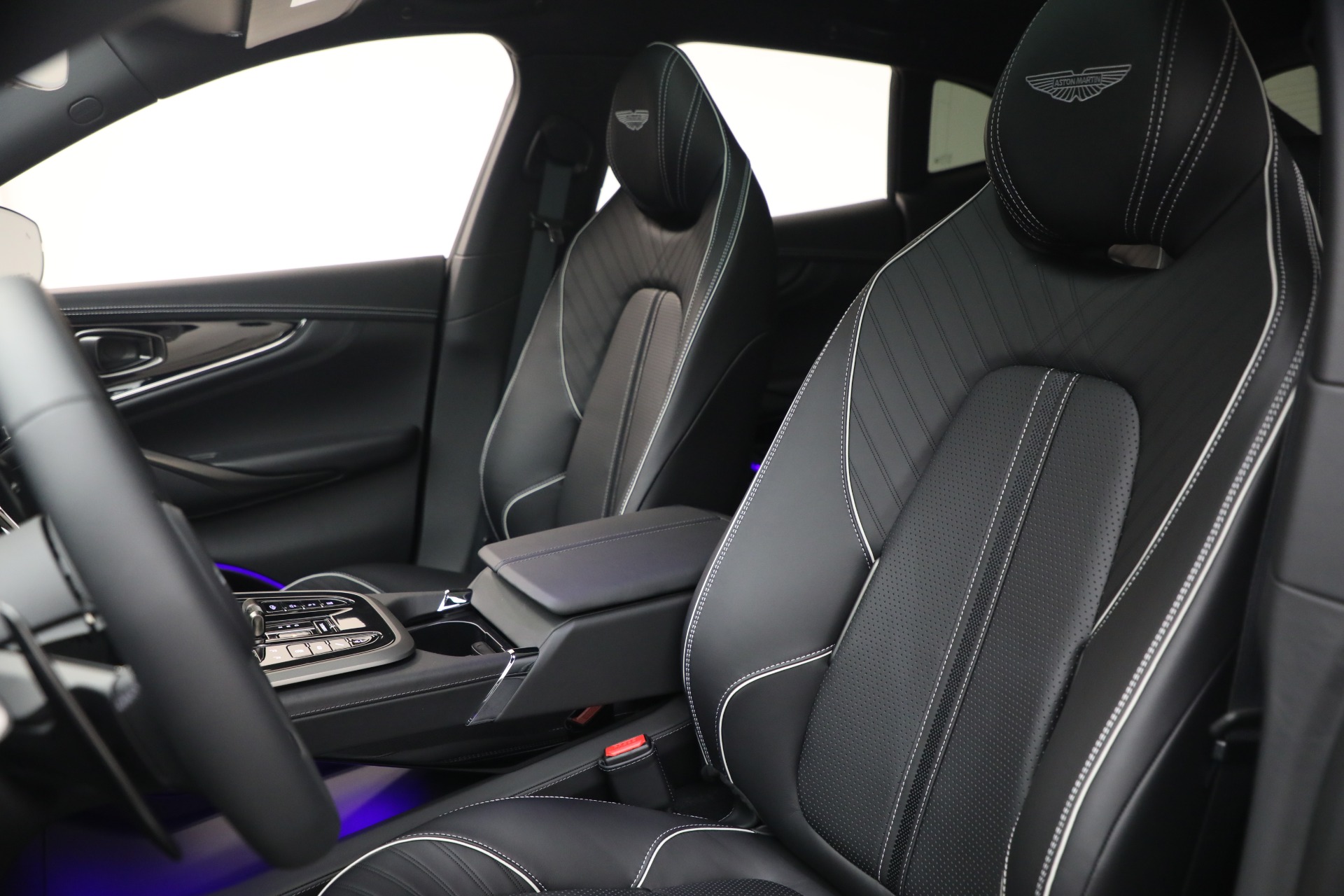 New-2026-Aston-Martin-DBX-707