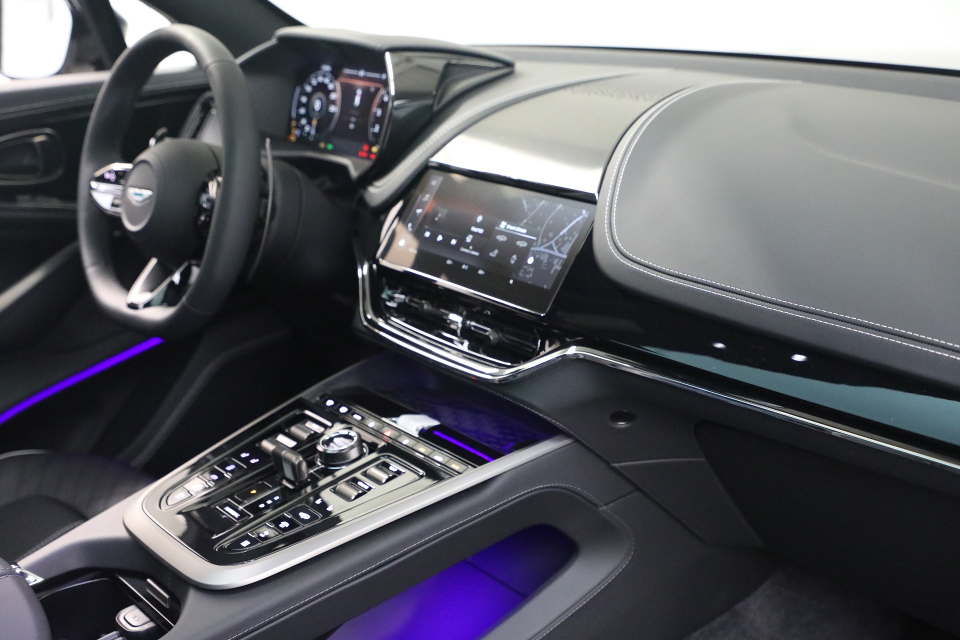 New-2026-Aston-Martin-DBX-707