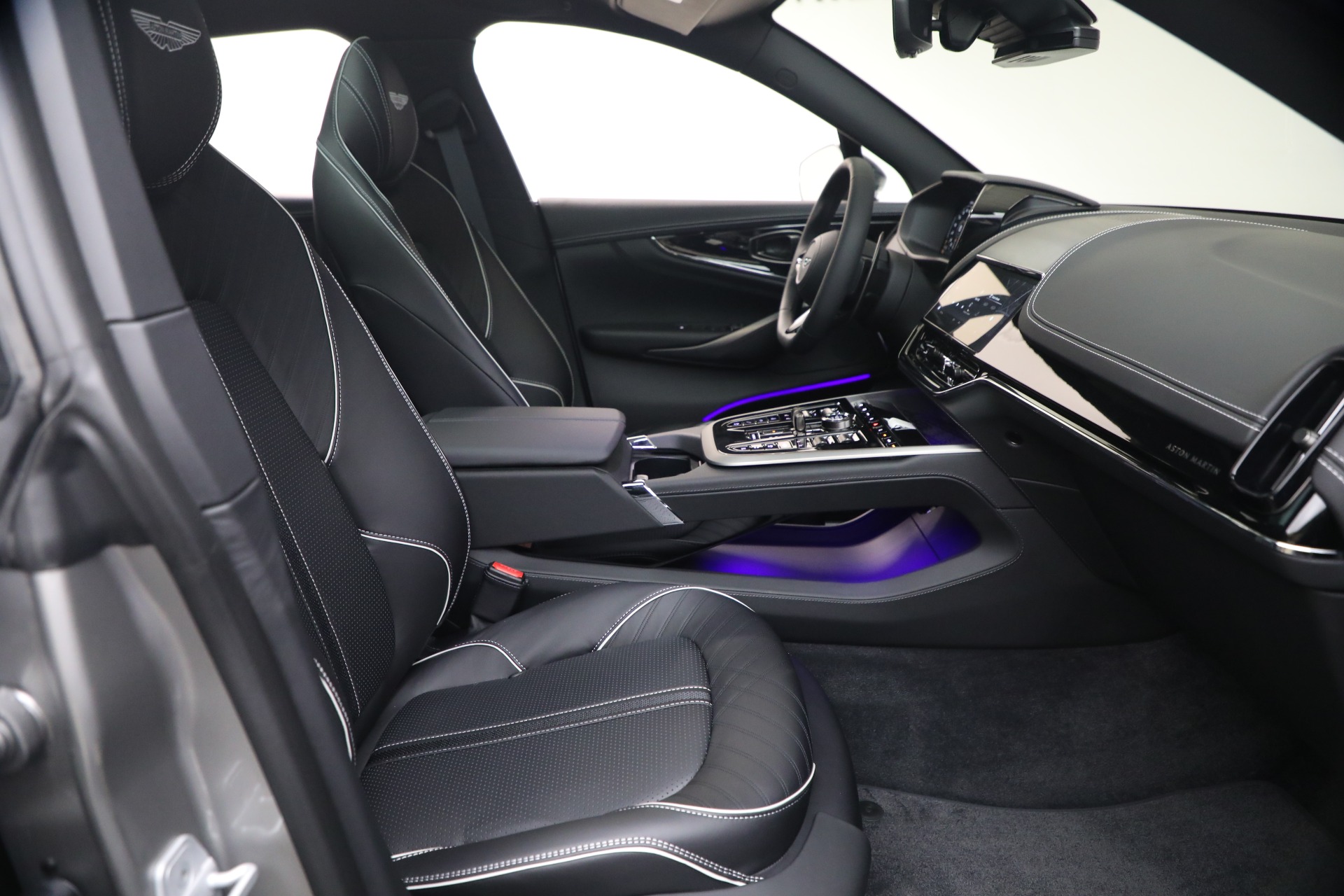 New-2026-Aston-Martin-DBX-707