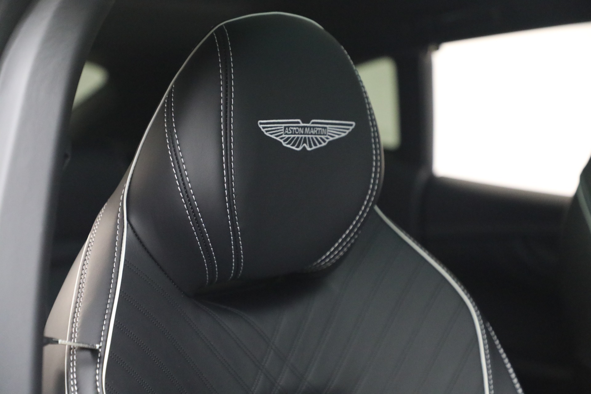 New-2026-Aston-Martin-DBX-707