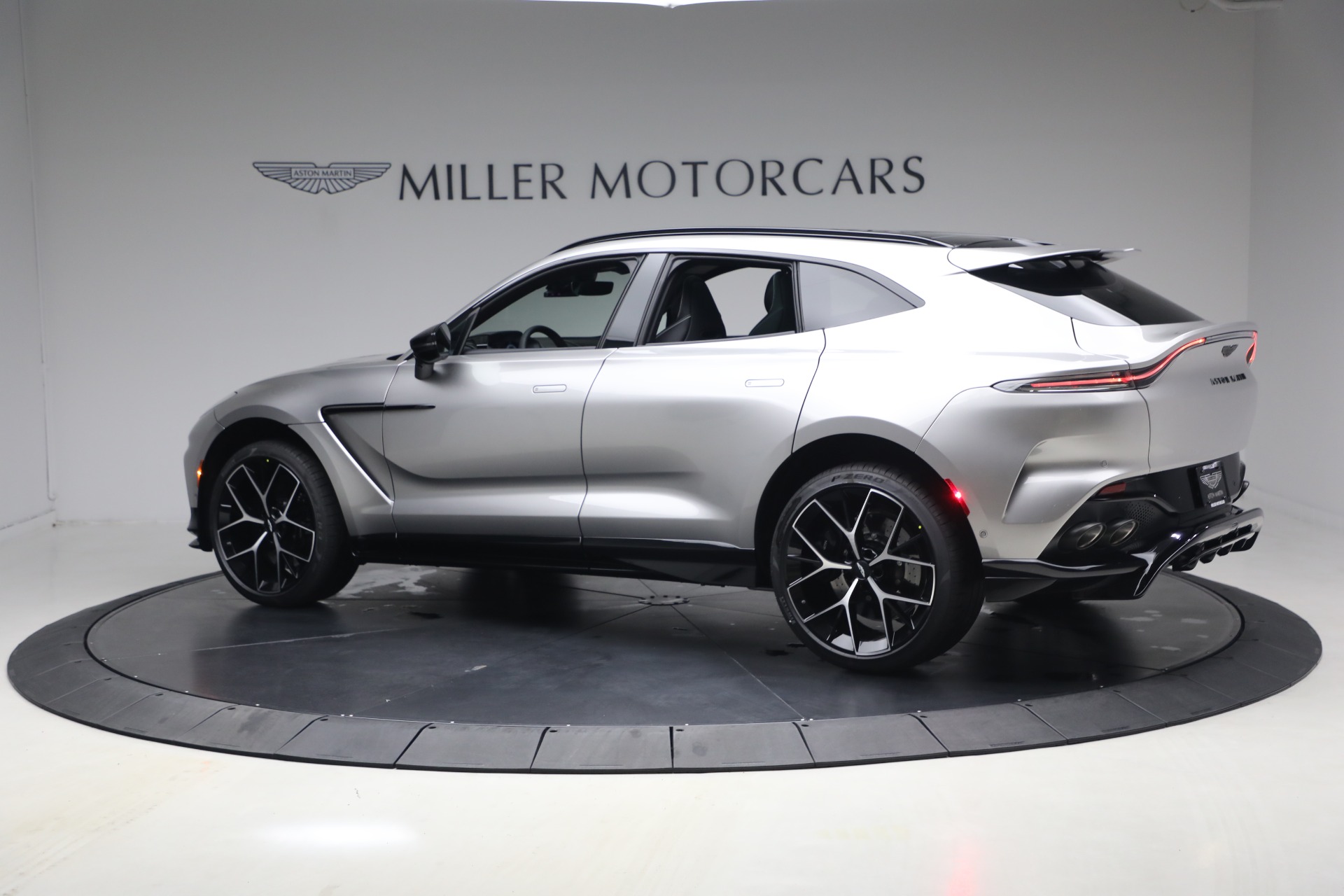 New-2026-Aston-Martin-DBX-707