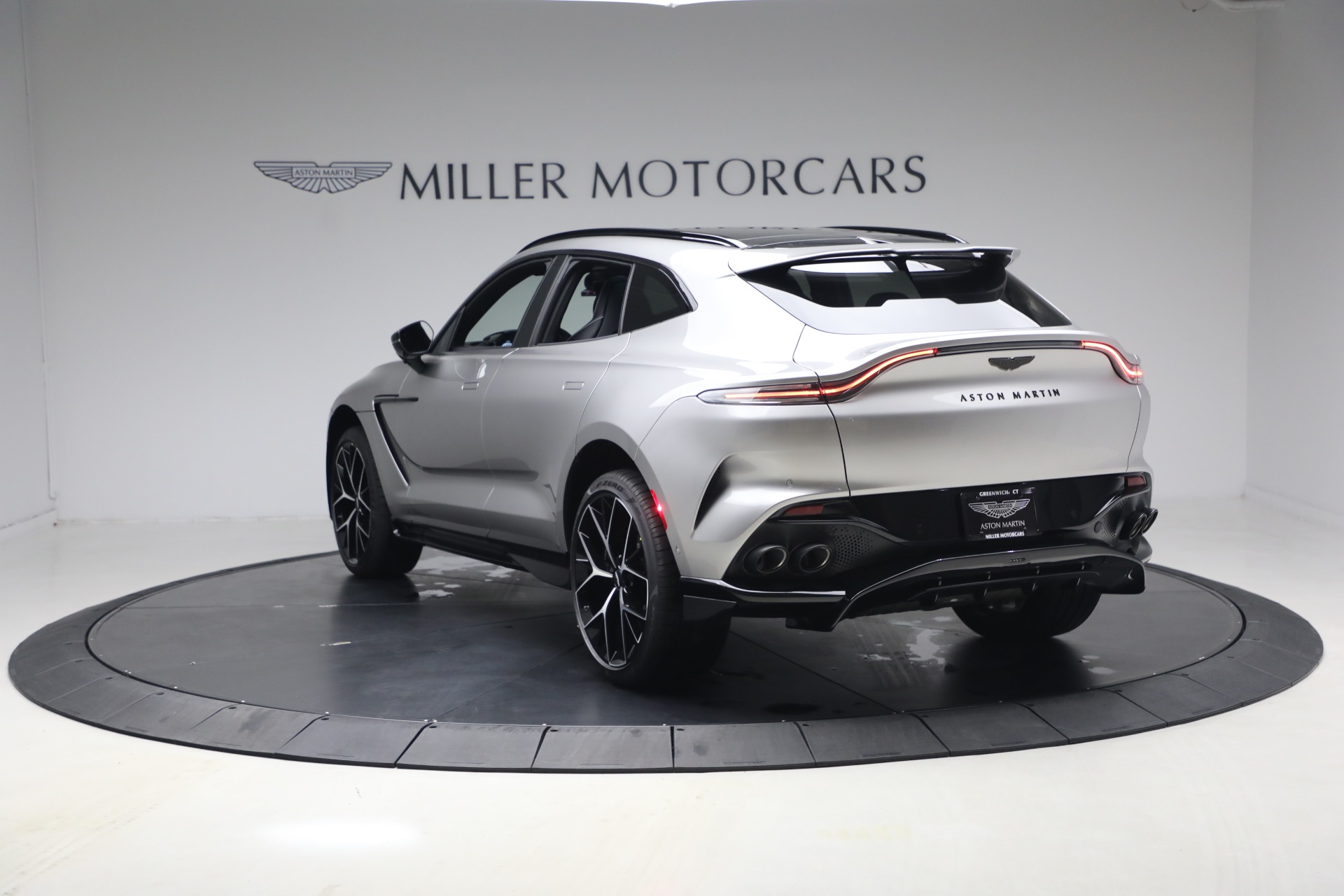 New-2026-Aston-Martin-DBX-707