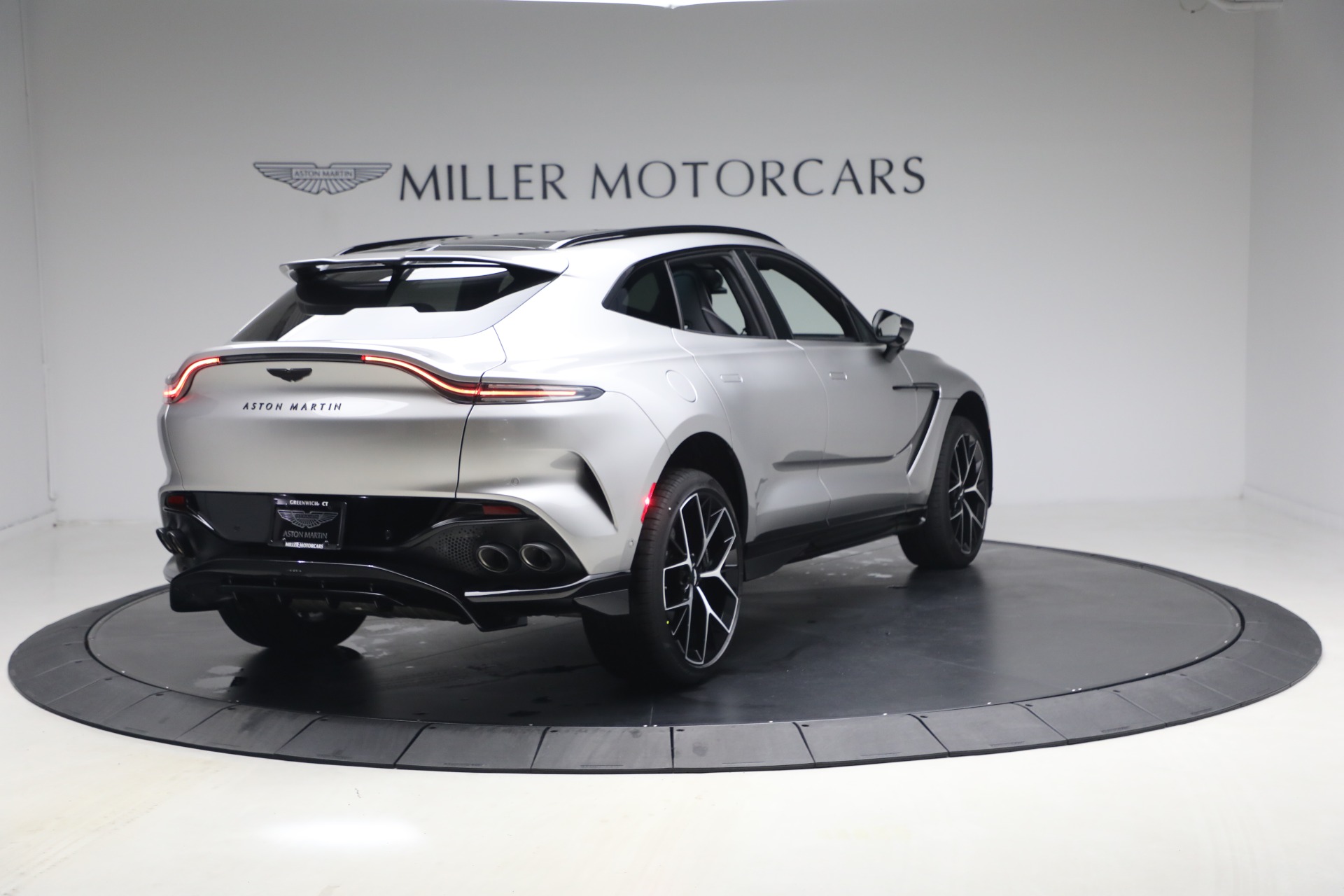 New-2026-Aston-Martin-DBX-707