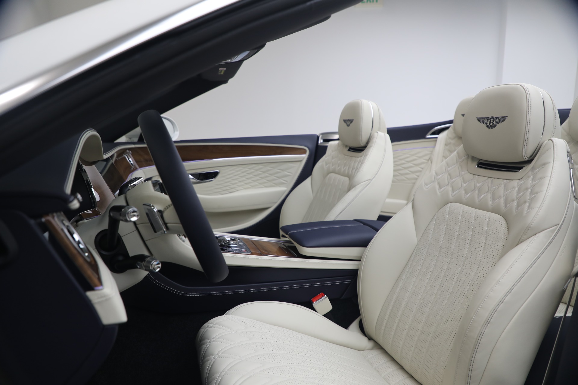 New-2026-Bentley-Continental-GTC-Azure