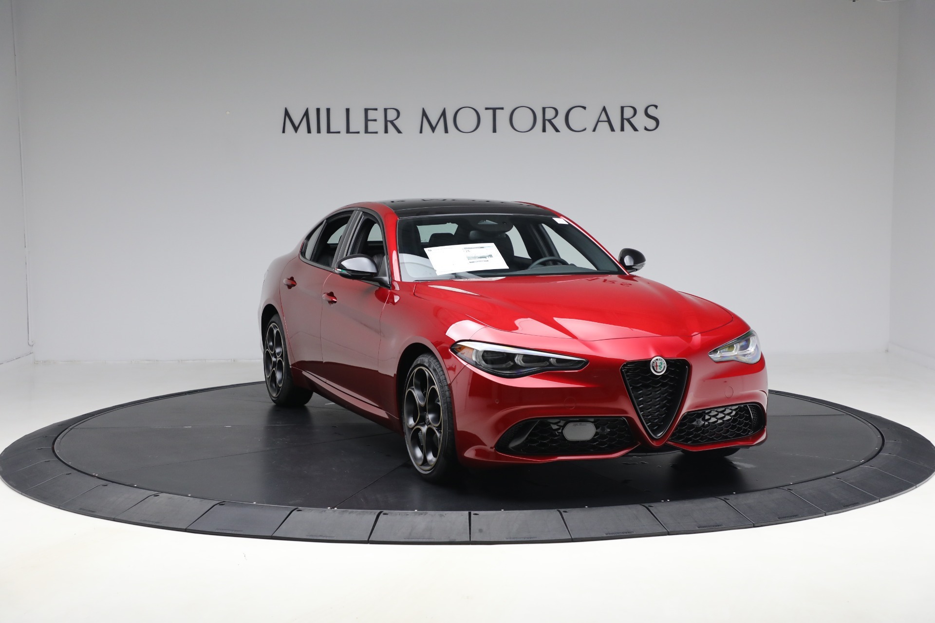 New-2025-Alfa-Romeo-Giulia-Intensa