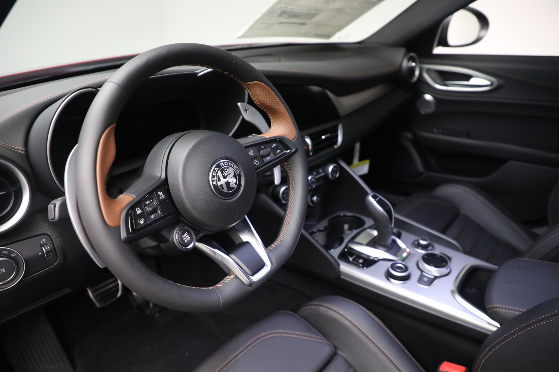 New-2025-Alfa-Romeo-Giulia-Intensa